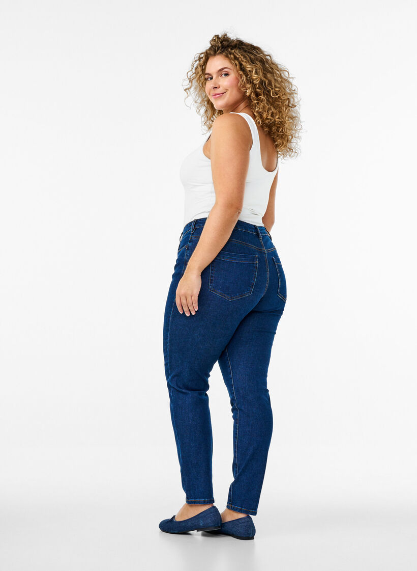 Slim fit Emily-farkut, joissa on normaali vy&ouml;t&auml;r&ouml;., Sininen, Model image number 1