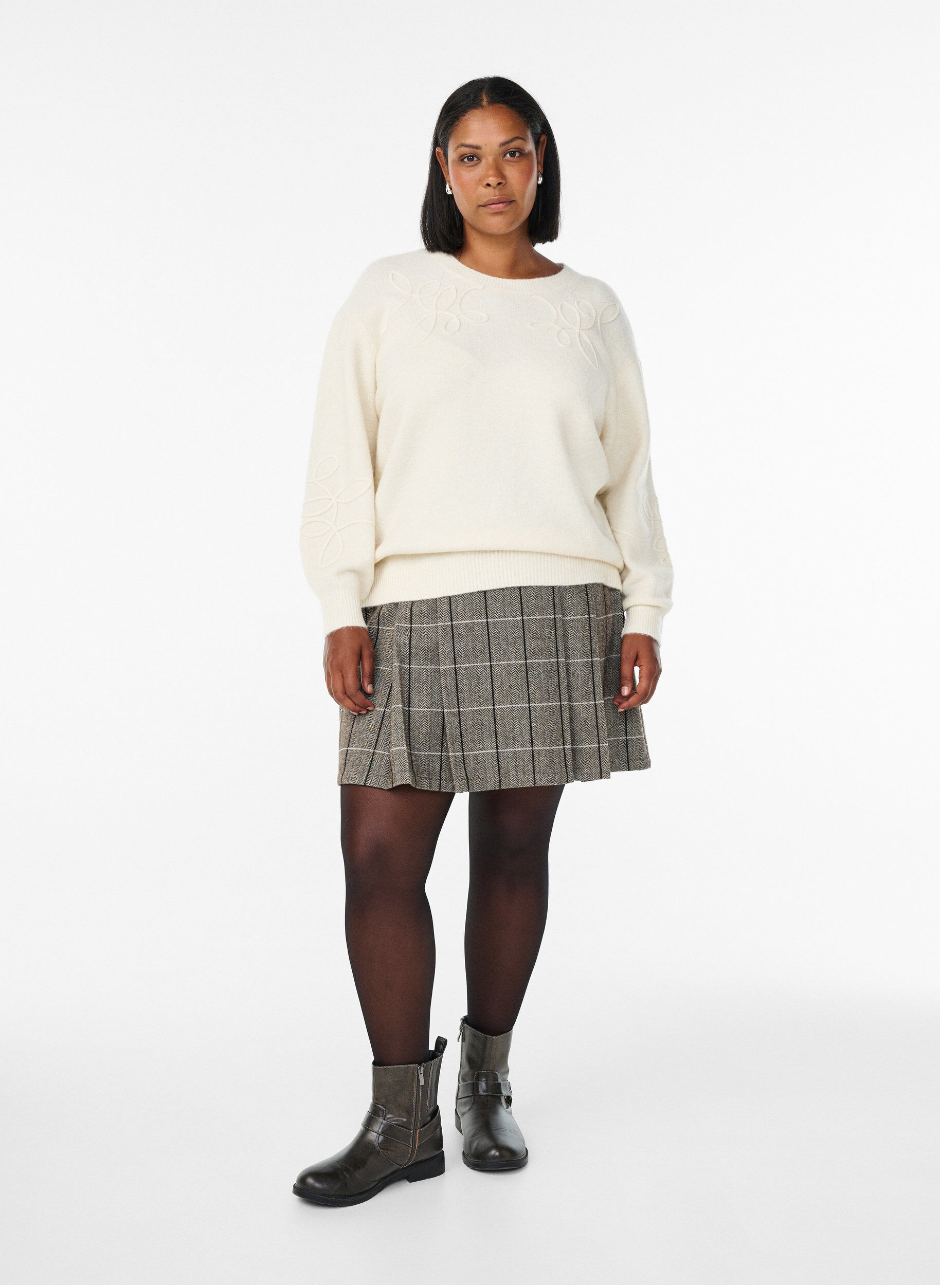 Zizzi Neulepusero ommelluilla ny&ouml;ridetaljeilla, Beige, Model image number 1