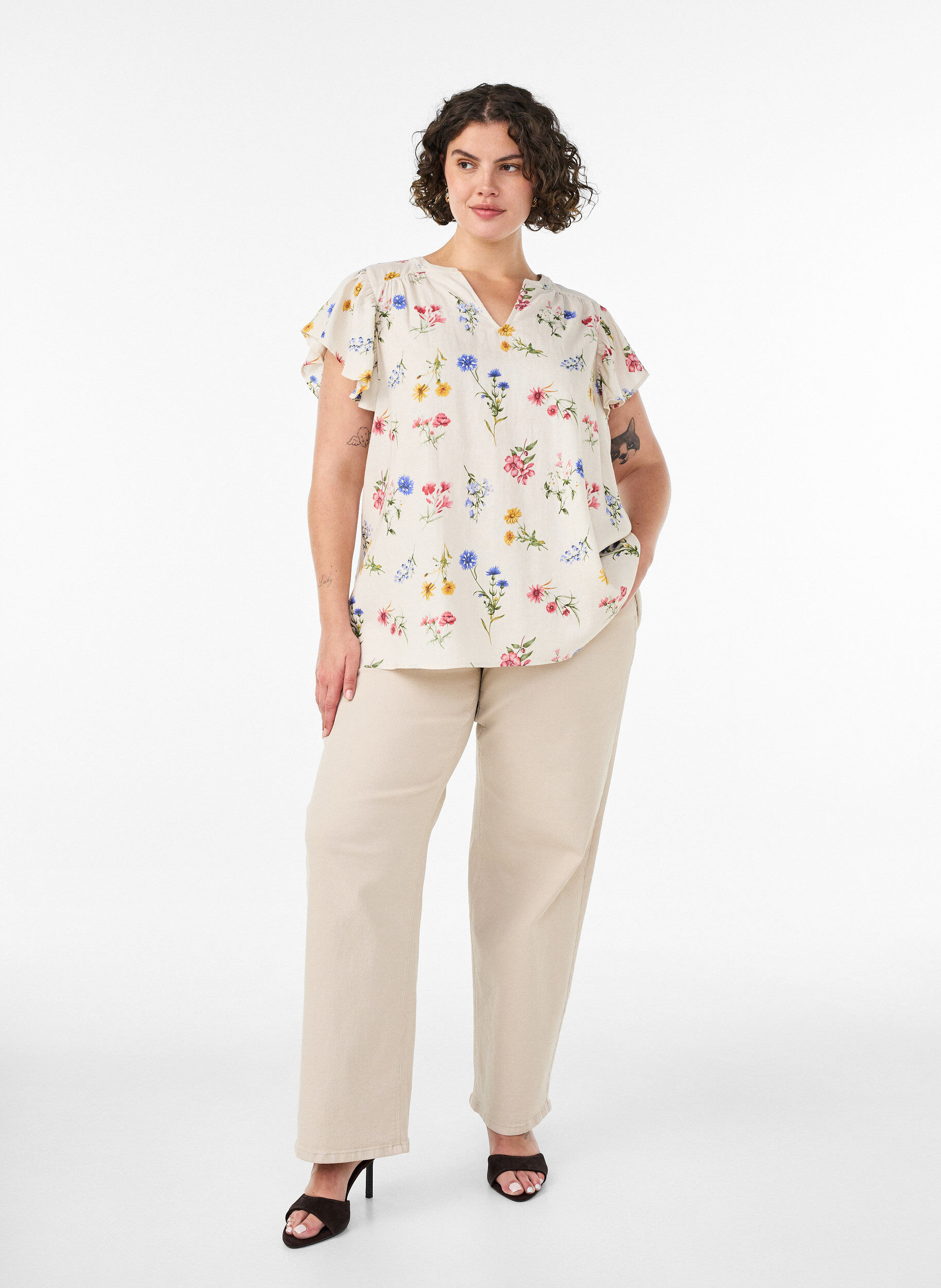 ZizziViskoosi- ja pellavapusero r&ouml;yhel&ouml;hihoilla, Beige, Model image number 1