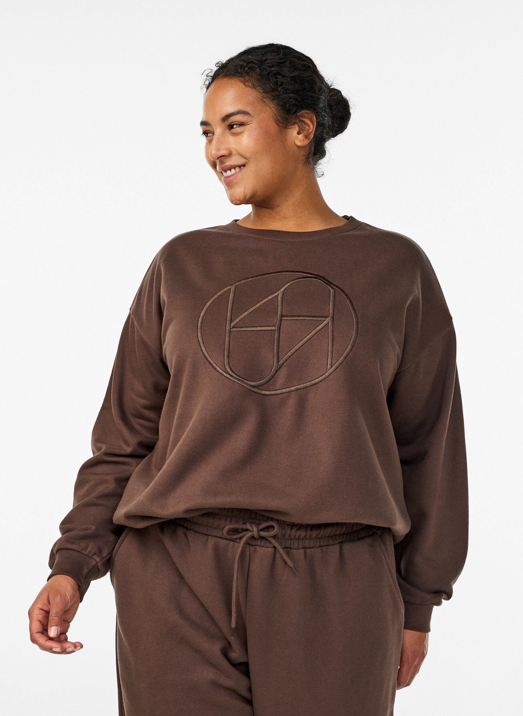 ZizziCollegepaita printill&auml;, Ruskea, Model image number 0