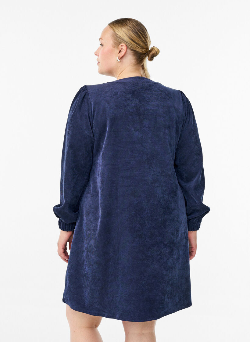 Lyhyt samettimekko pitkillä hihoilla, Sininen, Model image number 2