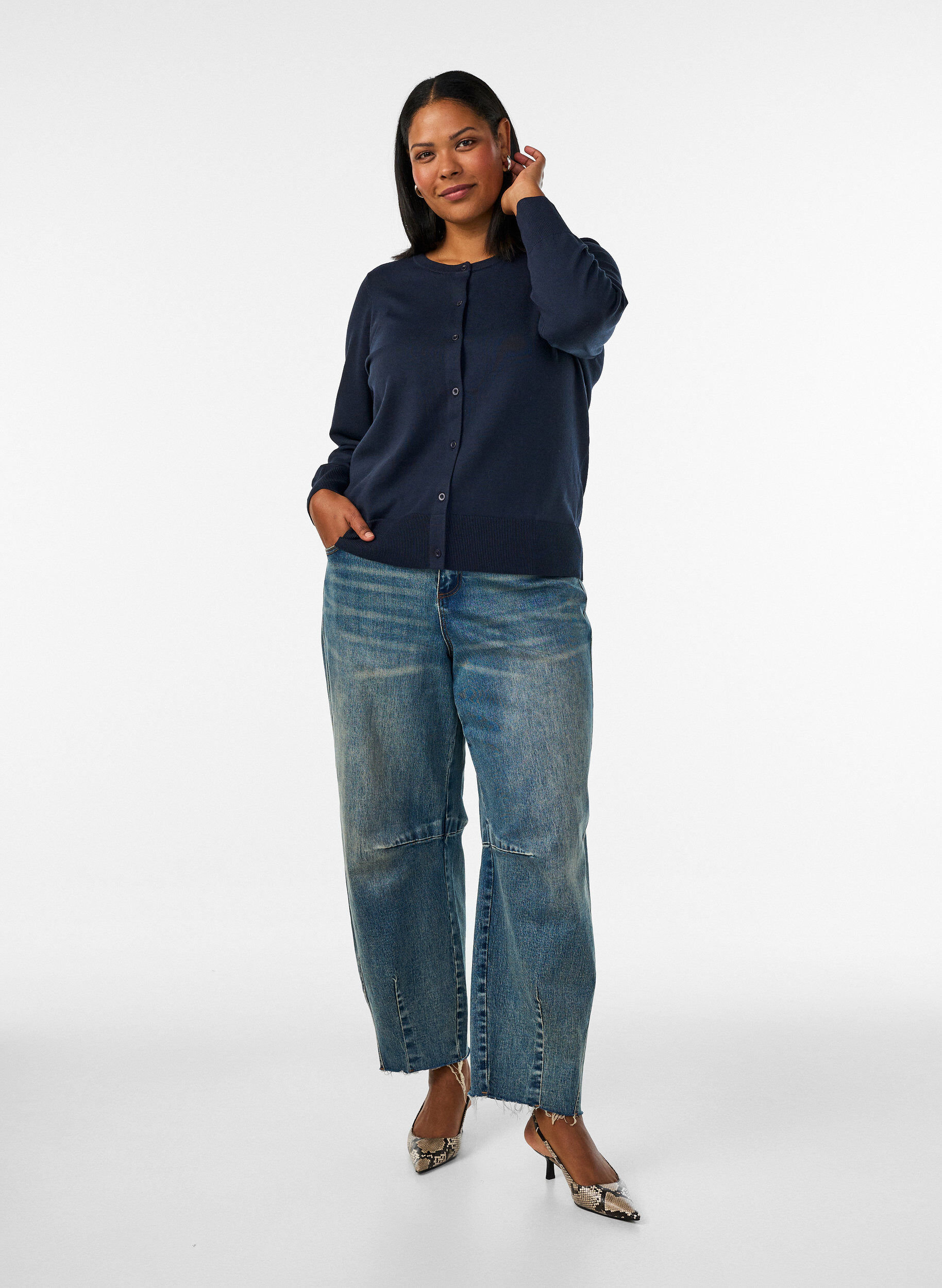 ZizziHienoneulottu neuletakki py&ouml;re&auml;ll&auml; p&auml;&auml;ntiell&auml;, Sininen, Model image number 1