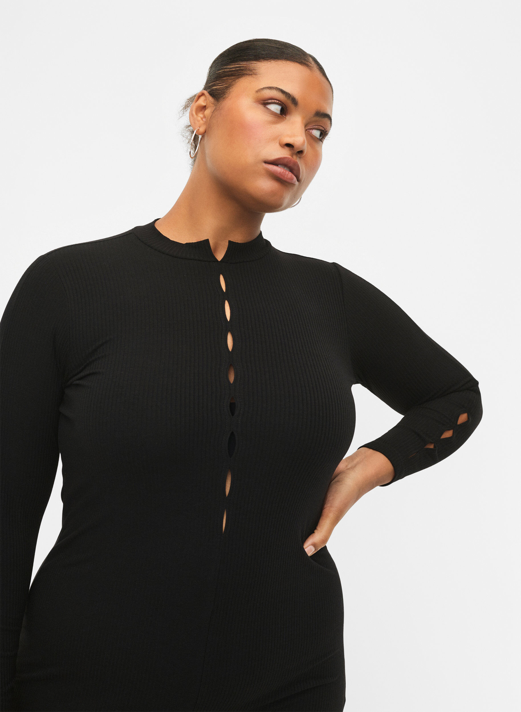 Zizzi Vartaloa my&ouml;t&auml;ilev&auml; mekko yksityiskohdilla, Black, Model image number 2