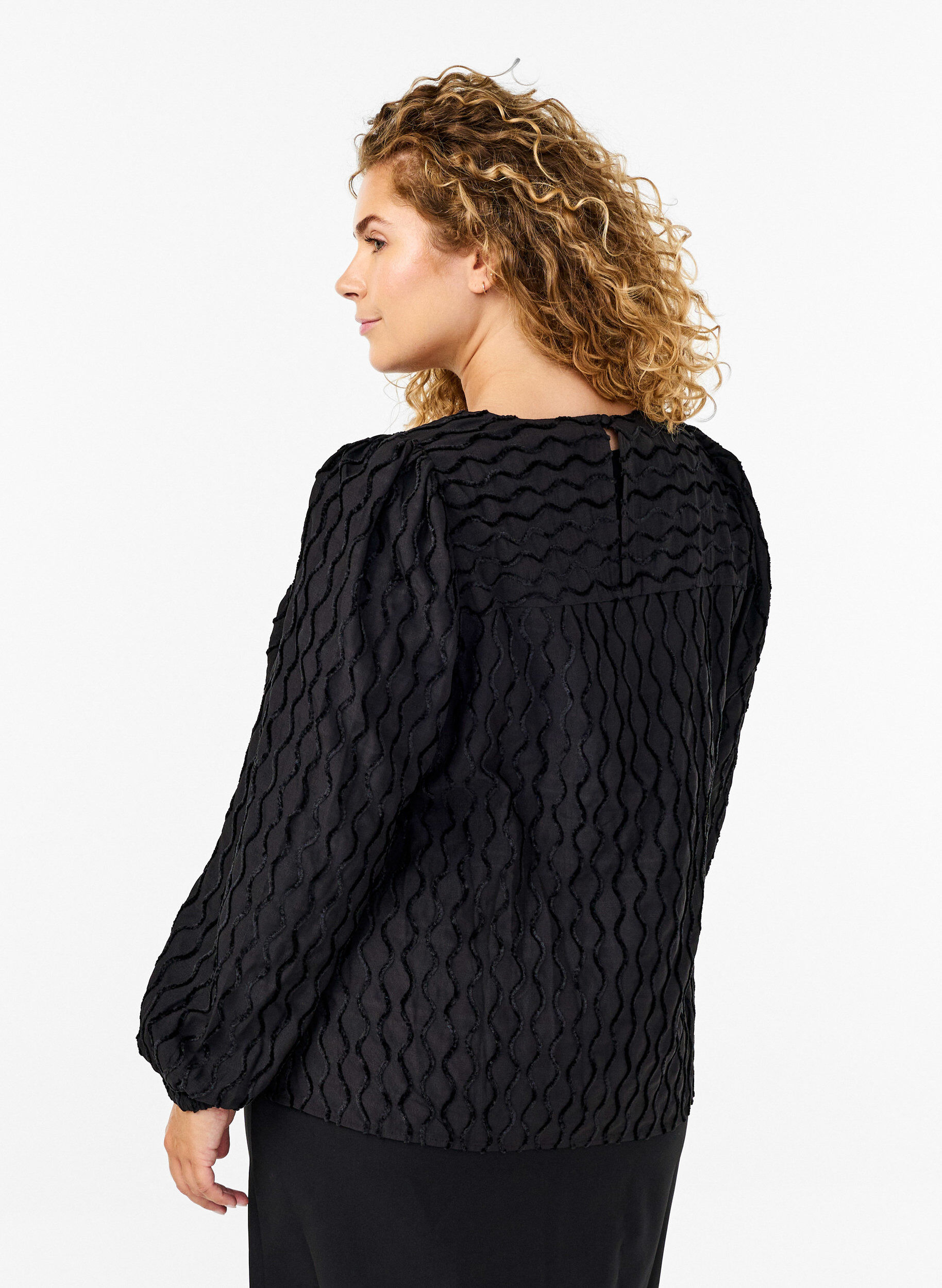 Zizzi Pitk&auml;hihainen kuviollinen pusero V-p&auml;&auml;ntiell&auml;, Black, Model image number 1