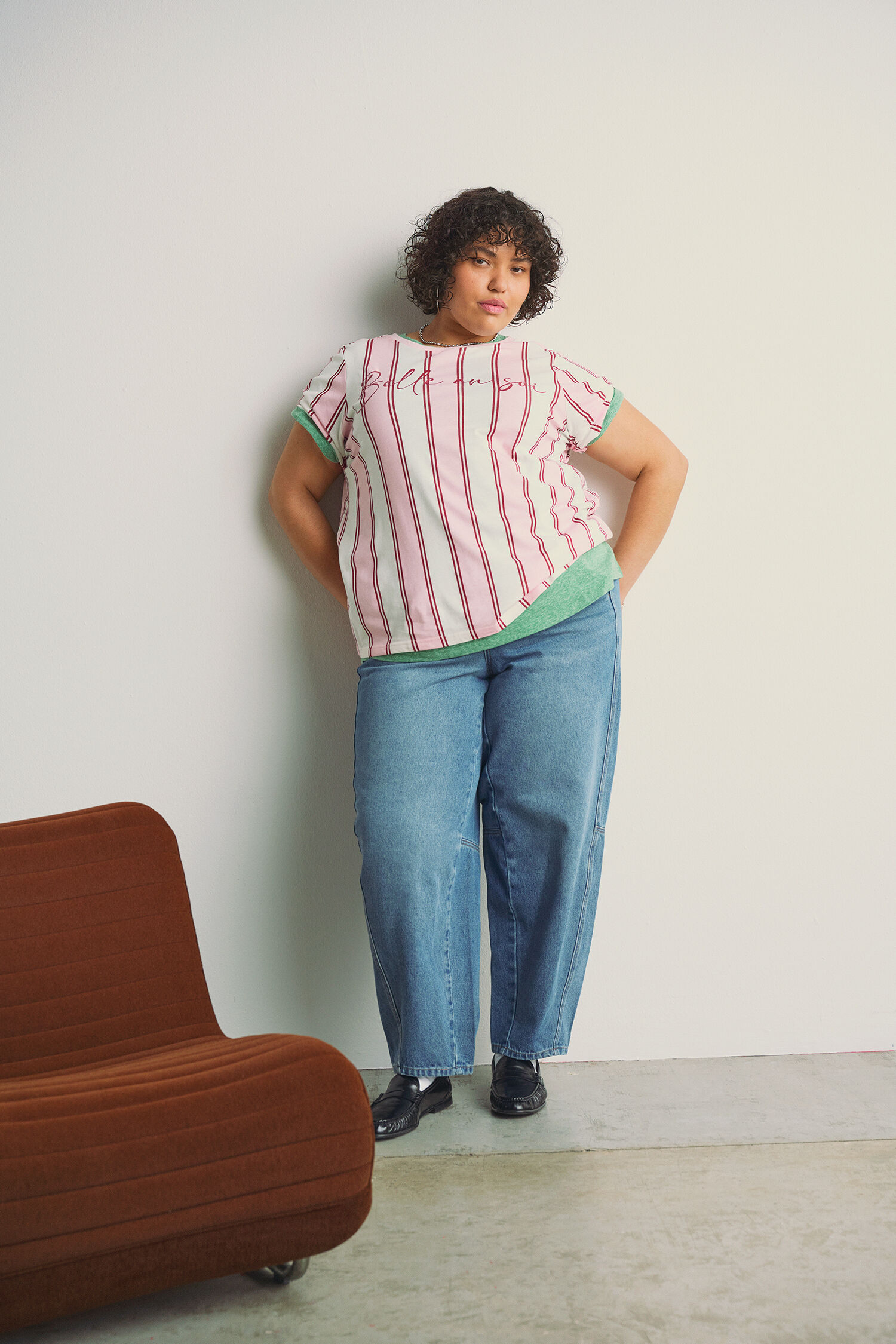 Vaaleanpunaiset s&auml;vyt, , Model