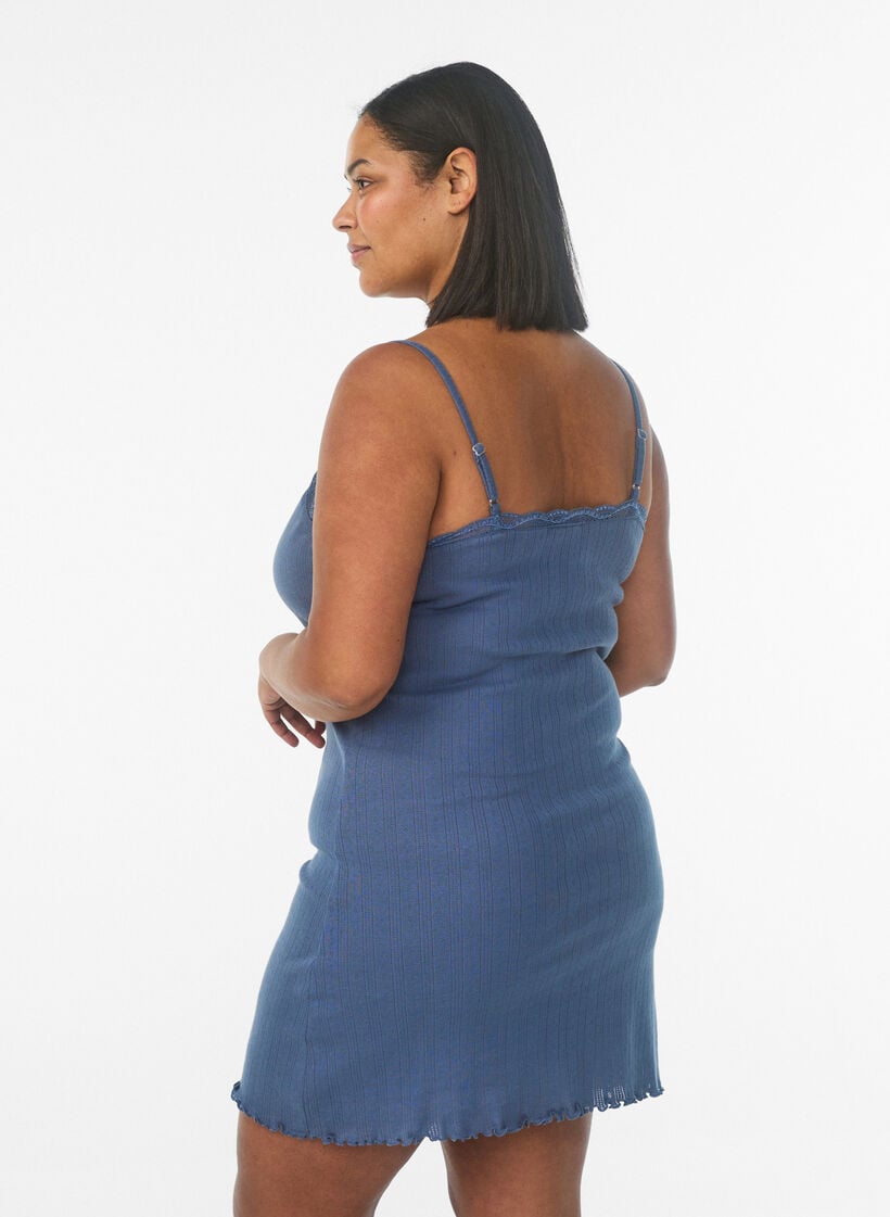 Y&ouml;mekko ohuilla olkaimilla ja teksturoidulla kuviolla, Sininen, Model image number 2