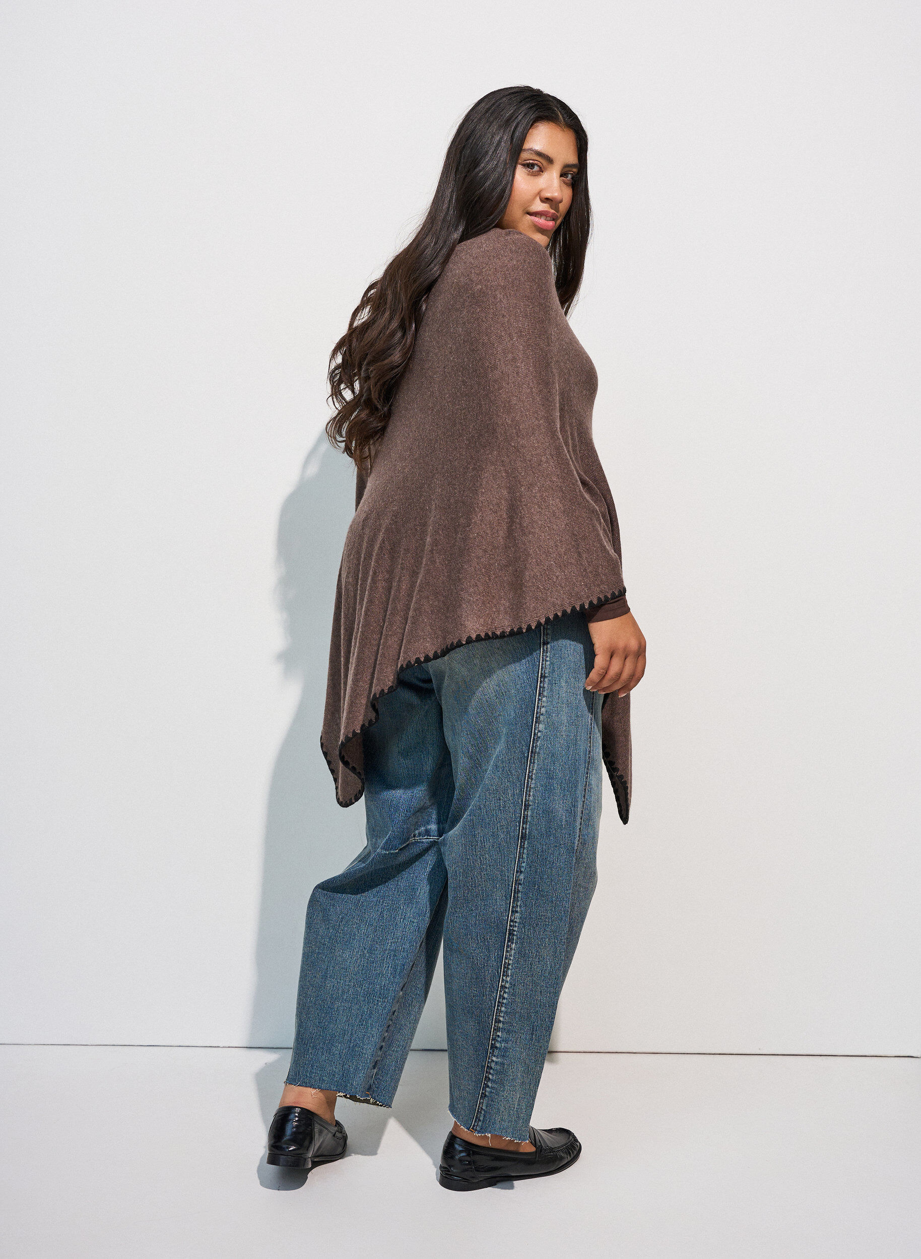 ZizziHienoneulospontso, Ruskea, Model image number 2