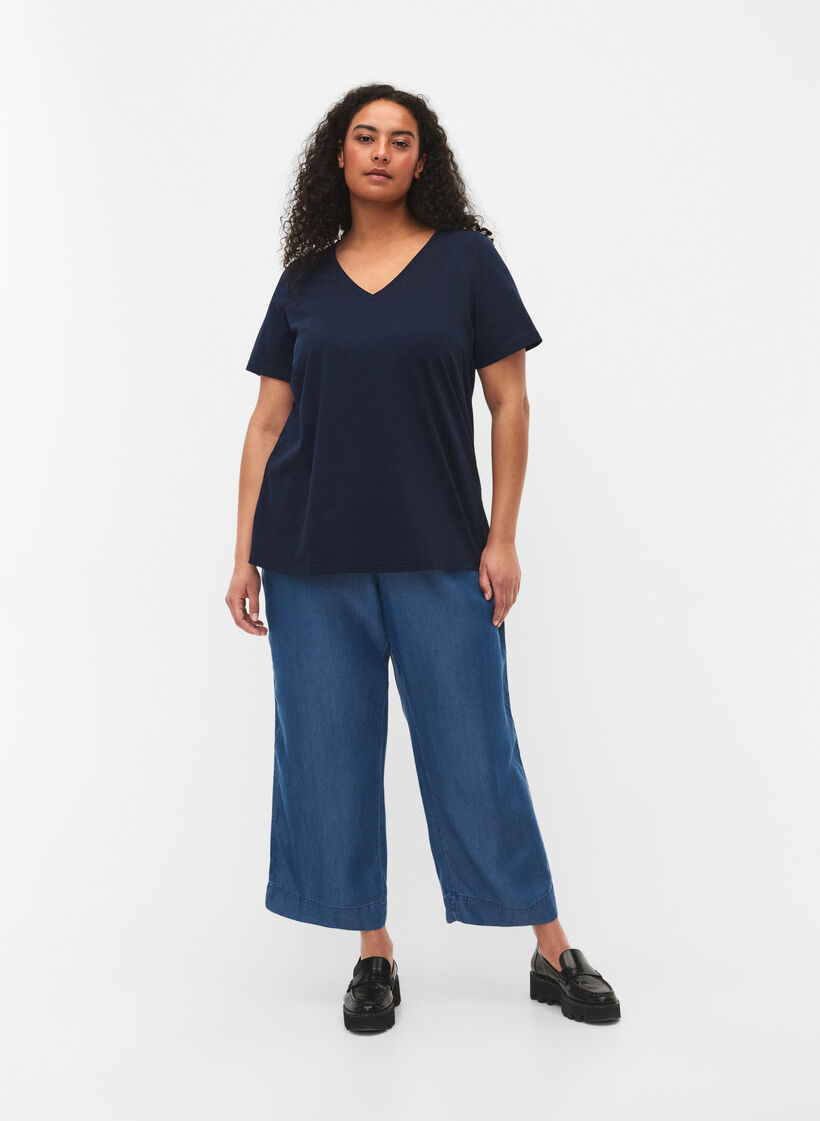 Lyhythihainen t-paita v-p&auml;&auml;ntiell&auml;, Sininen, Model image number 1