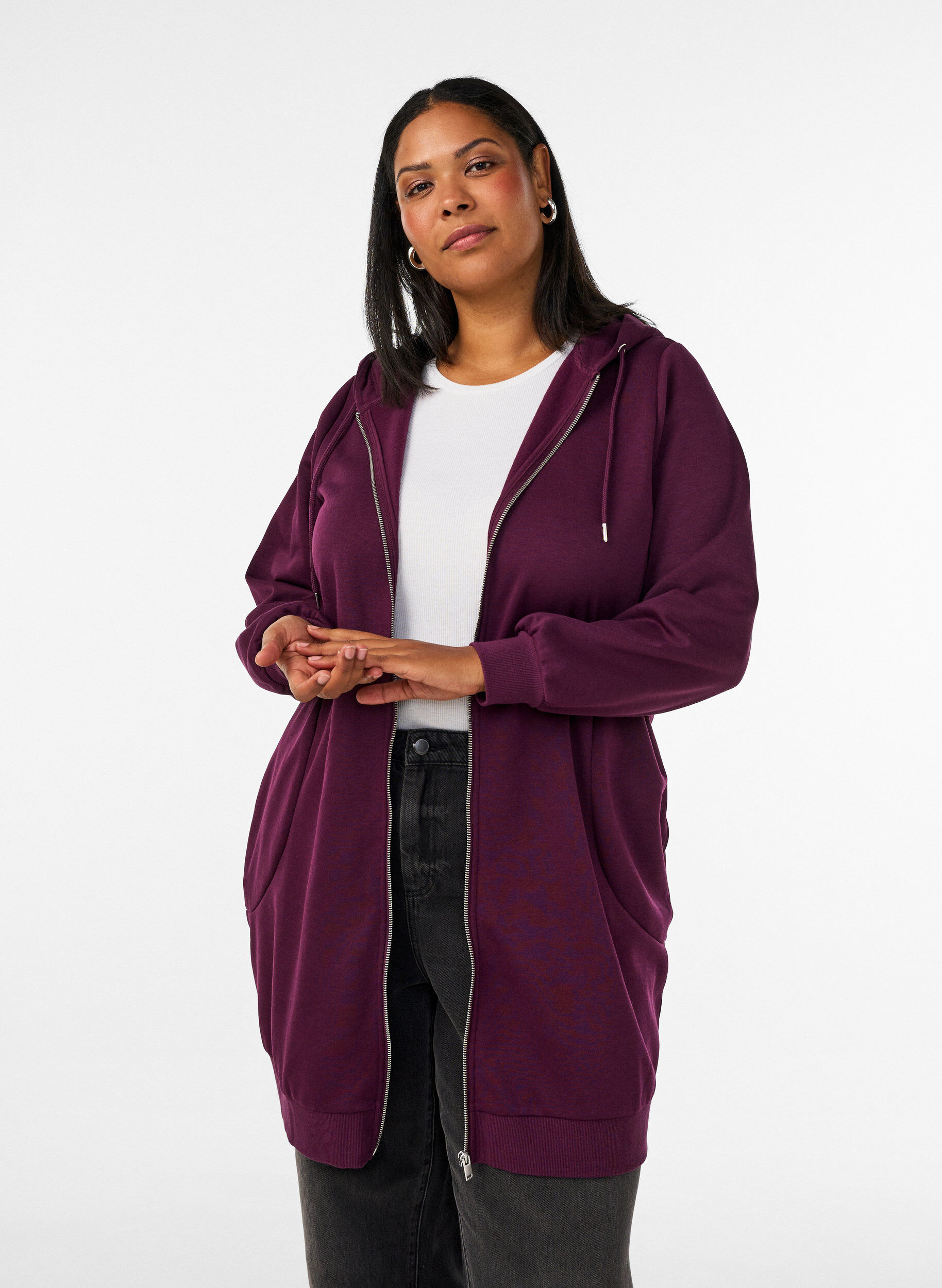Pitk&auml; huppari vetoketjulla ja taskuilla, Violetti, Model