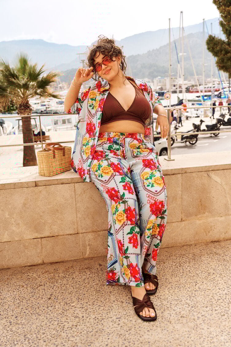 V&auml;rik&auml;s lomatunnelma satamassa, , Model