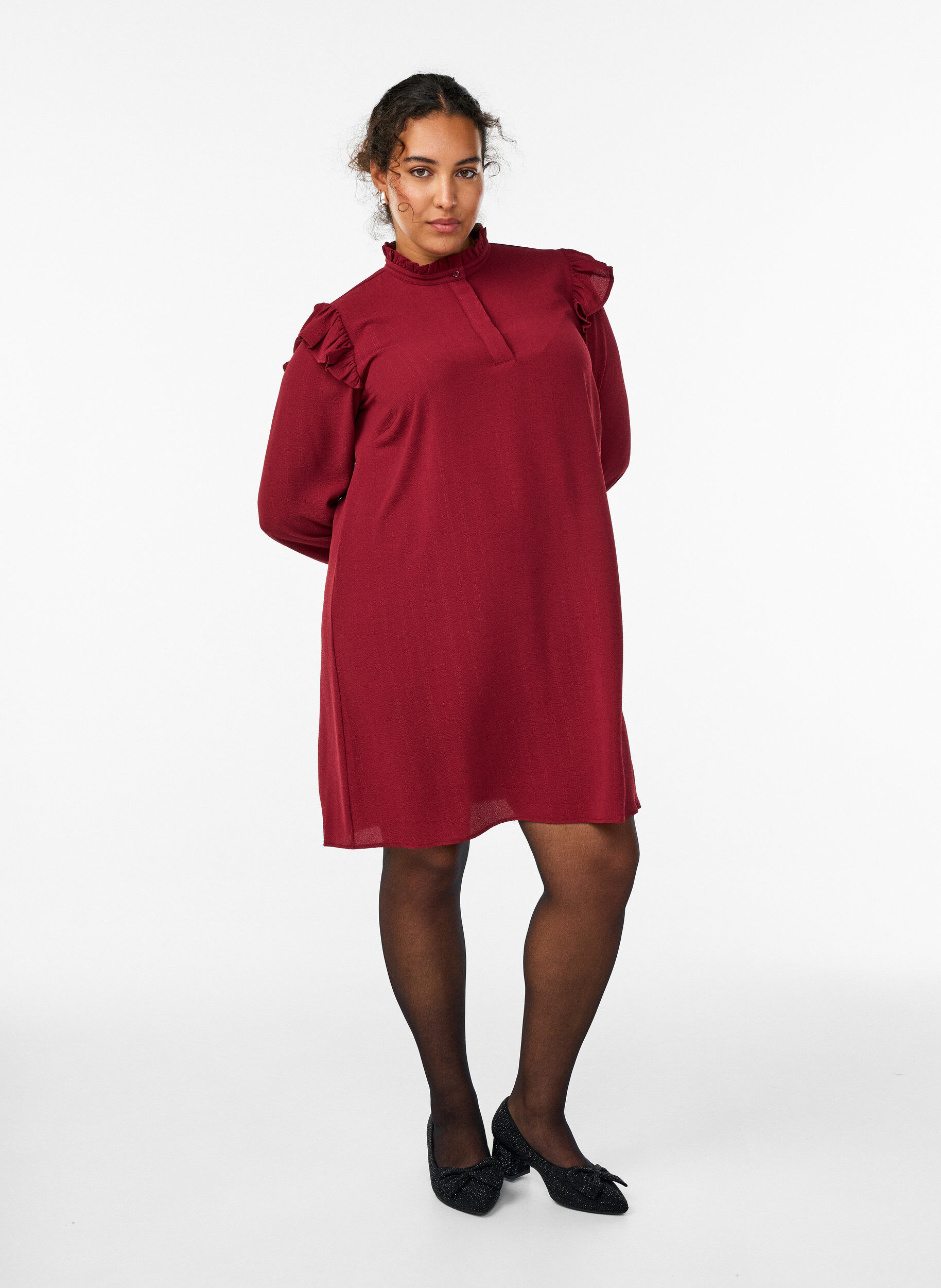 ZizziLyhyt mekko r&ouml;yhel&ouml;ill&auml; ja kimalteella, Tumma Bordeaux, Model image number 1