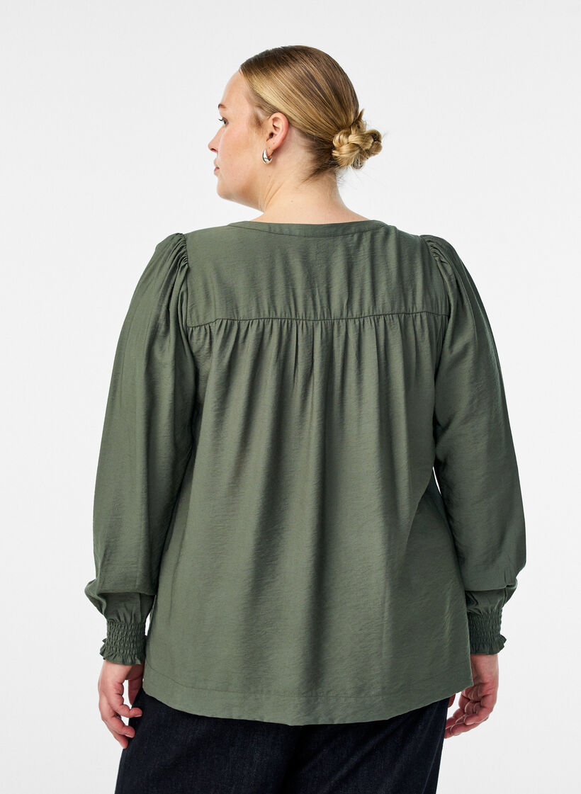 Viskoosipusero smock-yksityiskohdilla ja rypyill&auml;, Vihre&auml;, Model image number 2