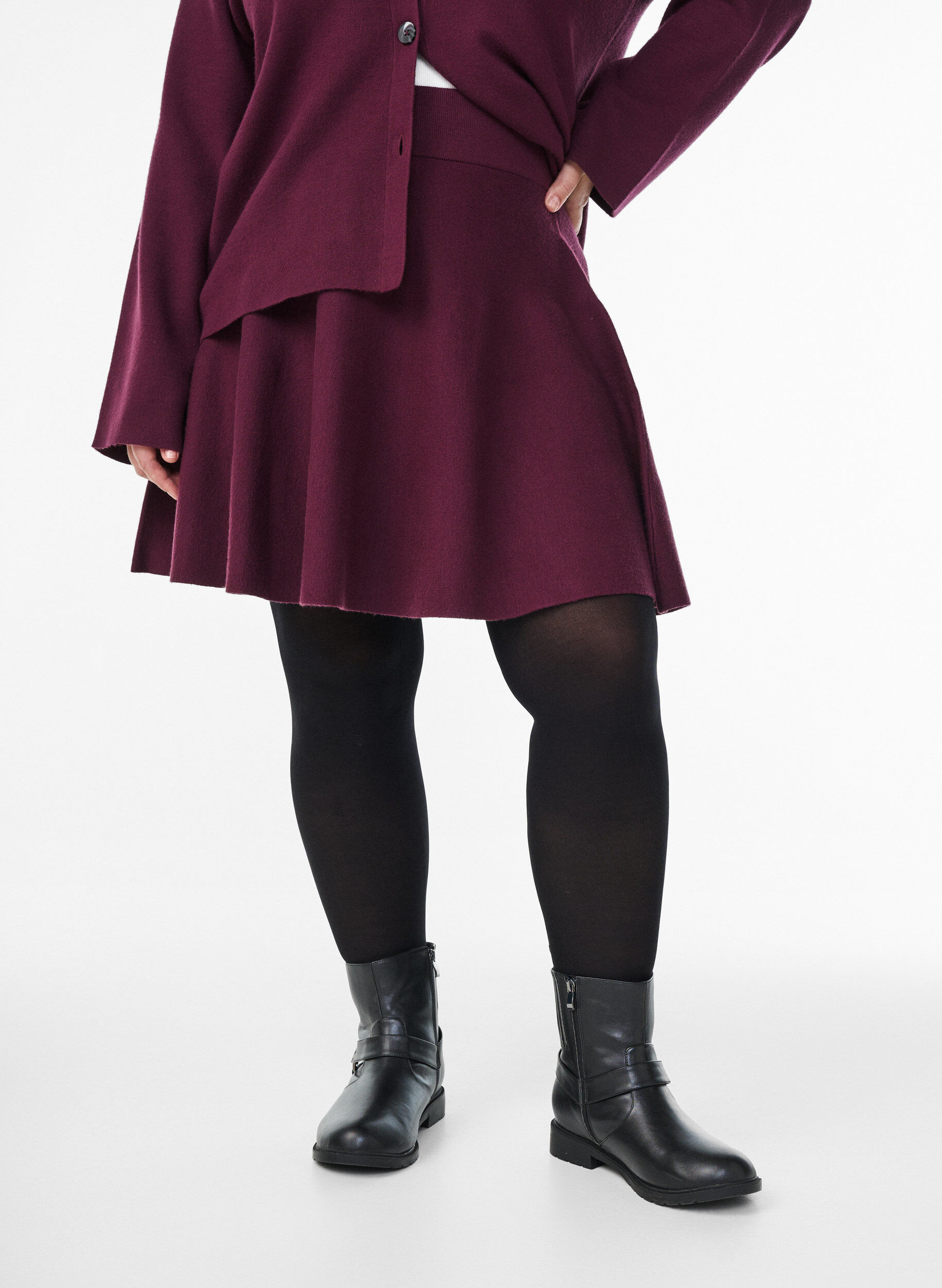 Zizzi Lyhyt neulottu A-linjainen hame, Tumma Bordeaux, Model image number 3