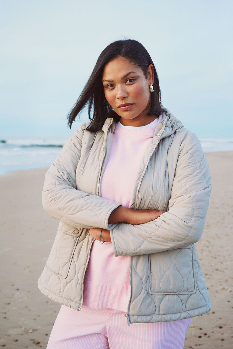 Quilted jacket in pink tones, , Model