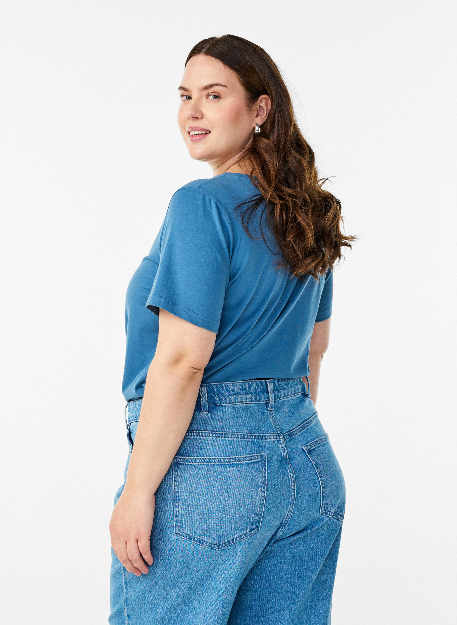 Zizzi Yksiv&auml;rinen peruspuuvilla T-paita, Sininen, Model image number 2