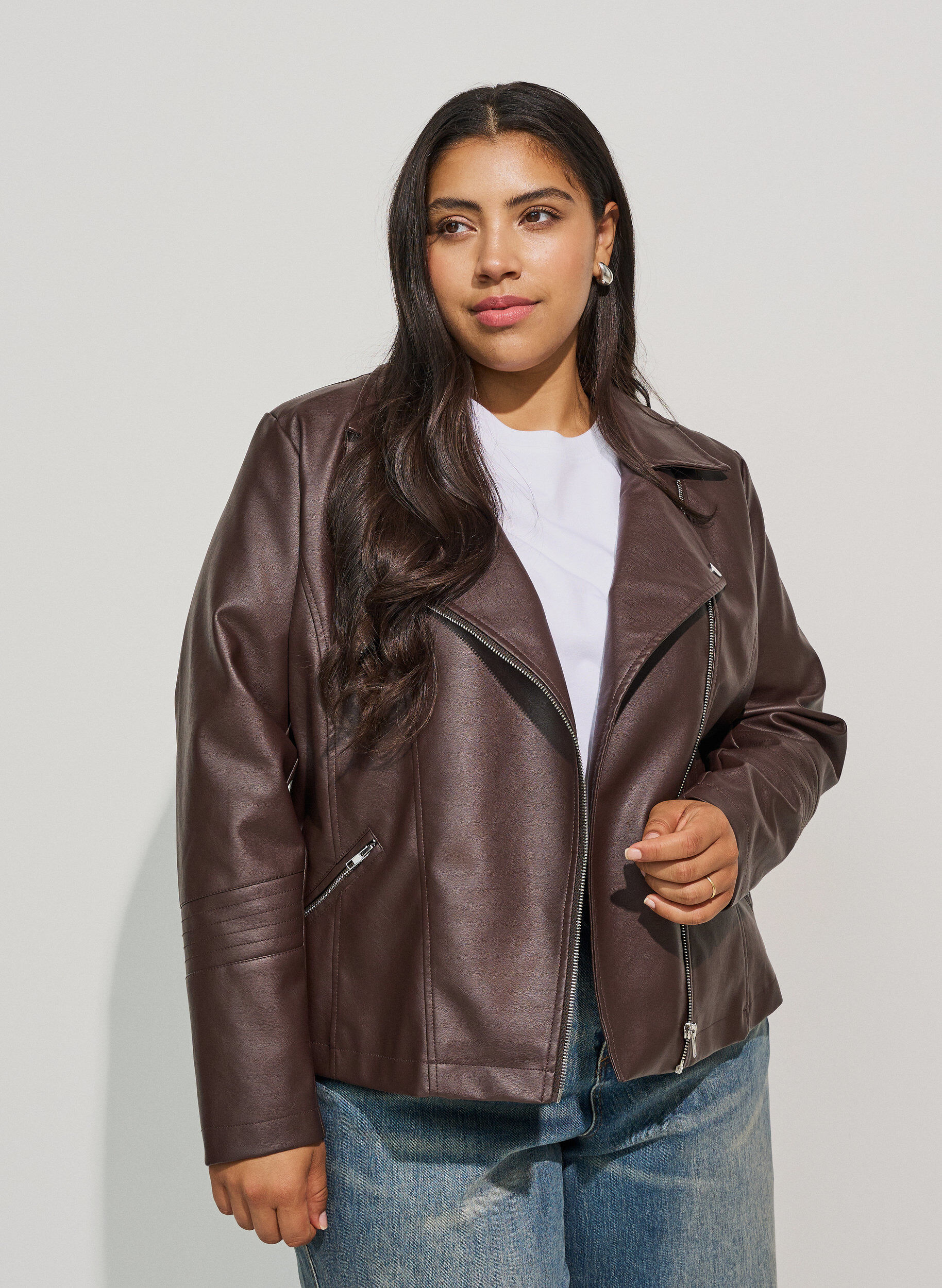 Biker-takki keinonahasta, Ruskea, Model