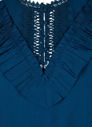 Viskoosista valmistettu pusero röyhelöillä ja kirjontayksityiskohdilla., Titan, Packshot image number 2
