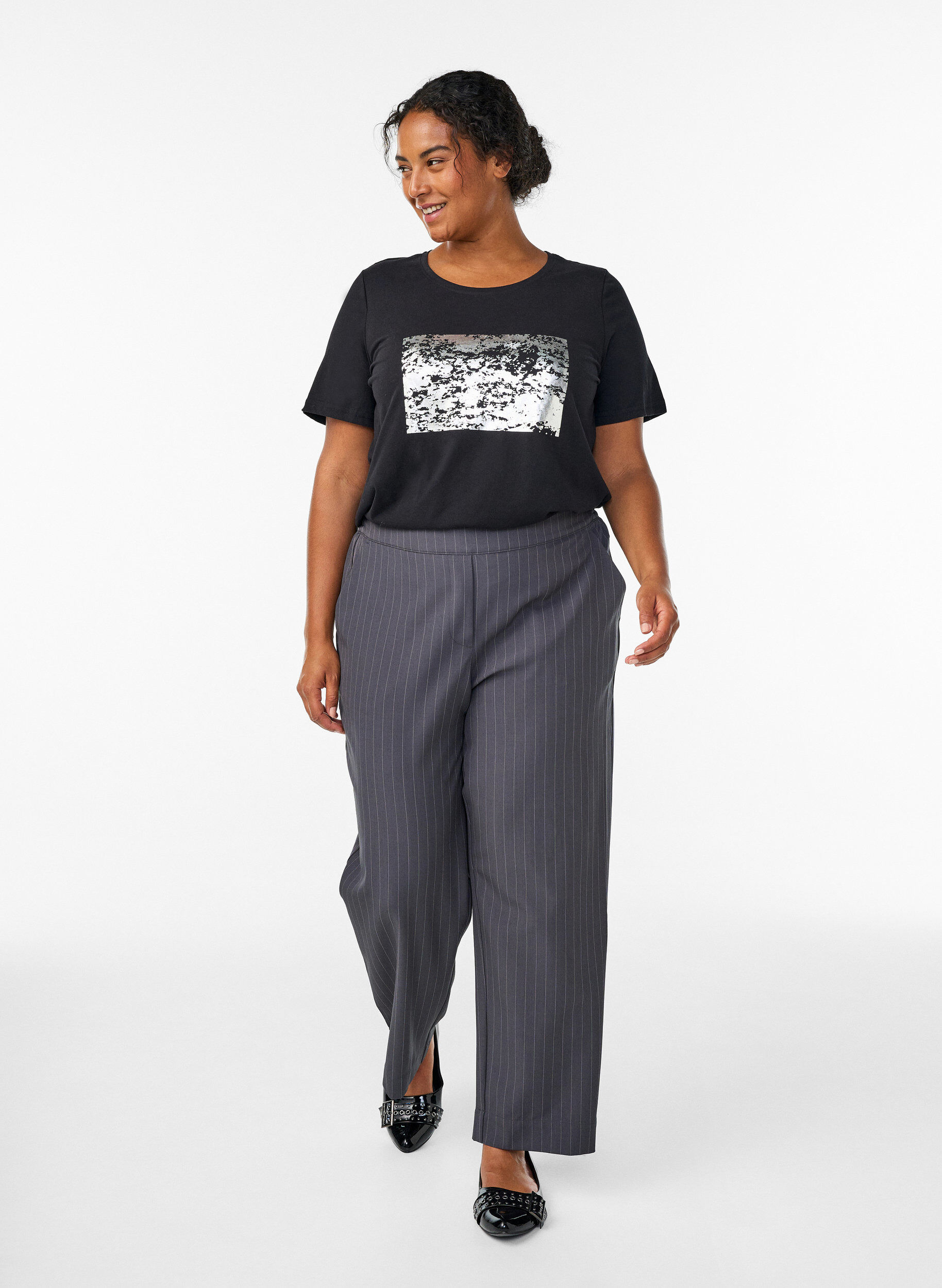 Zizzi T-paita printill&auml;, Musta, Model image number 1