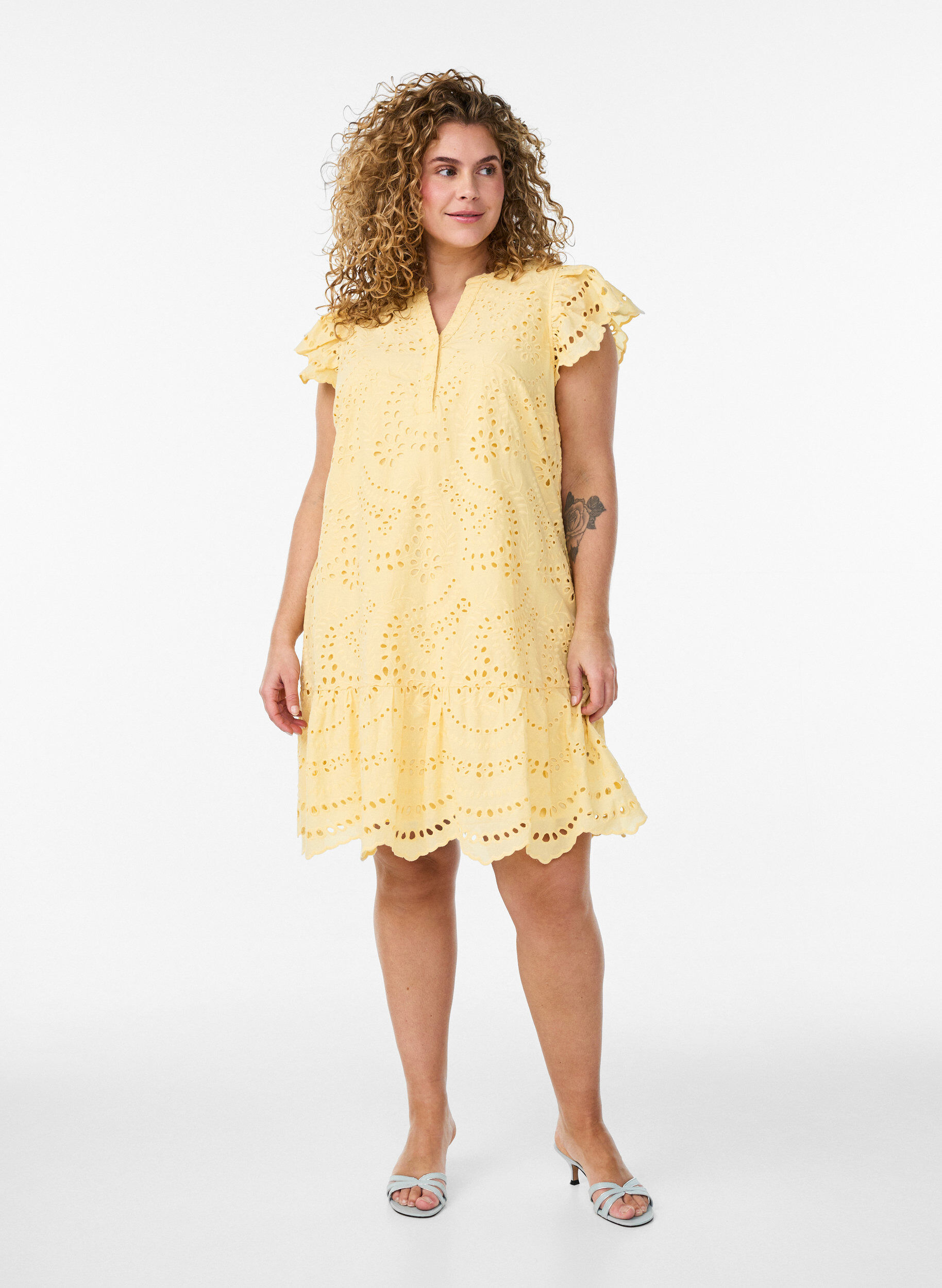 ZizziBroderie anglaise -mekko r&ouml;yhel&ouml;hihoilla, Keltainen, Model image number 1