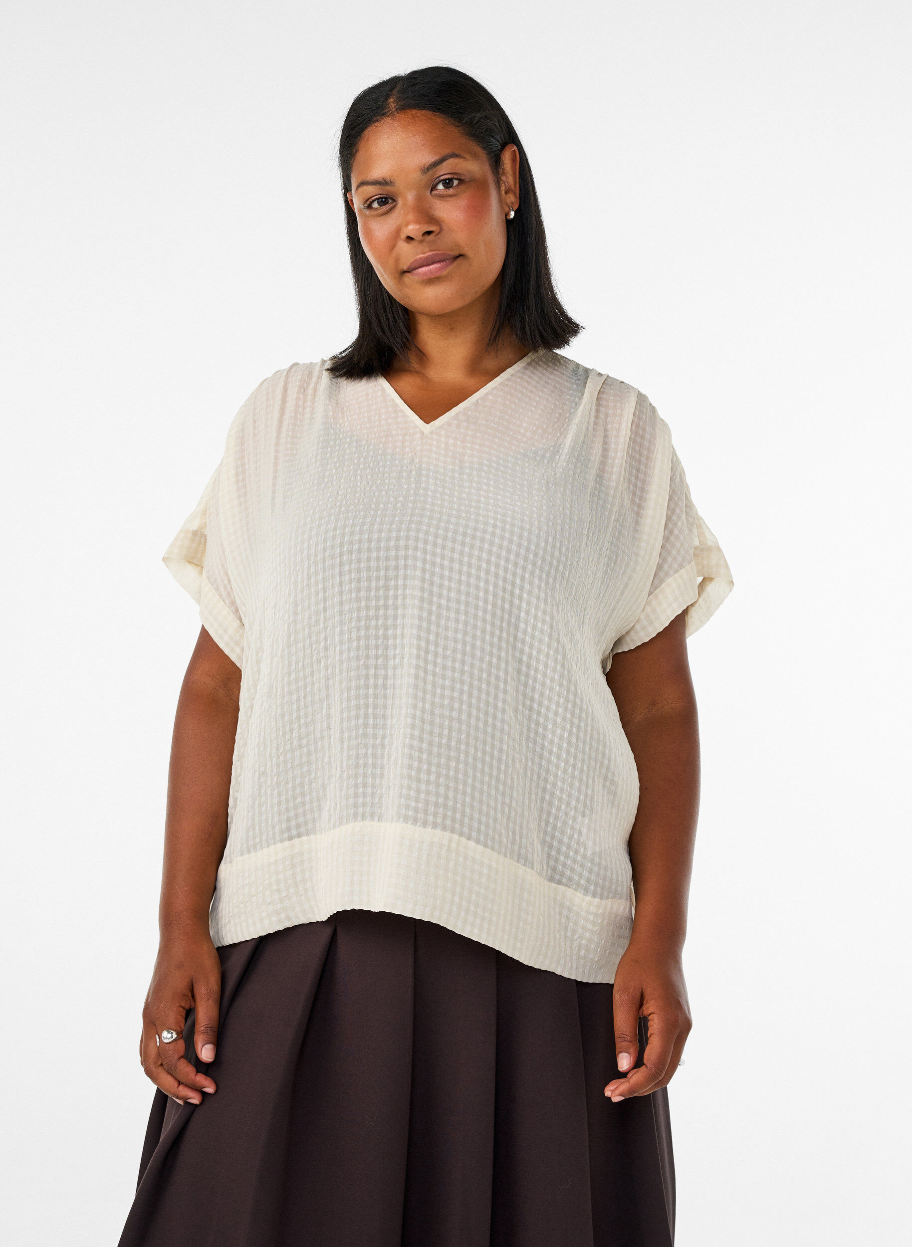 ZizziSeersucker -pusero V-p&auml;&auml;ntiell&auml;, Beige, Model image number 0