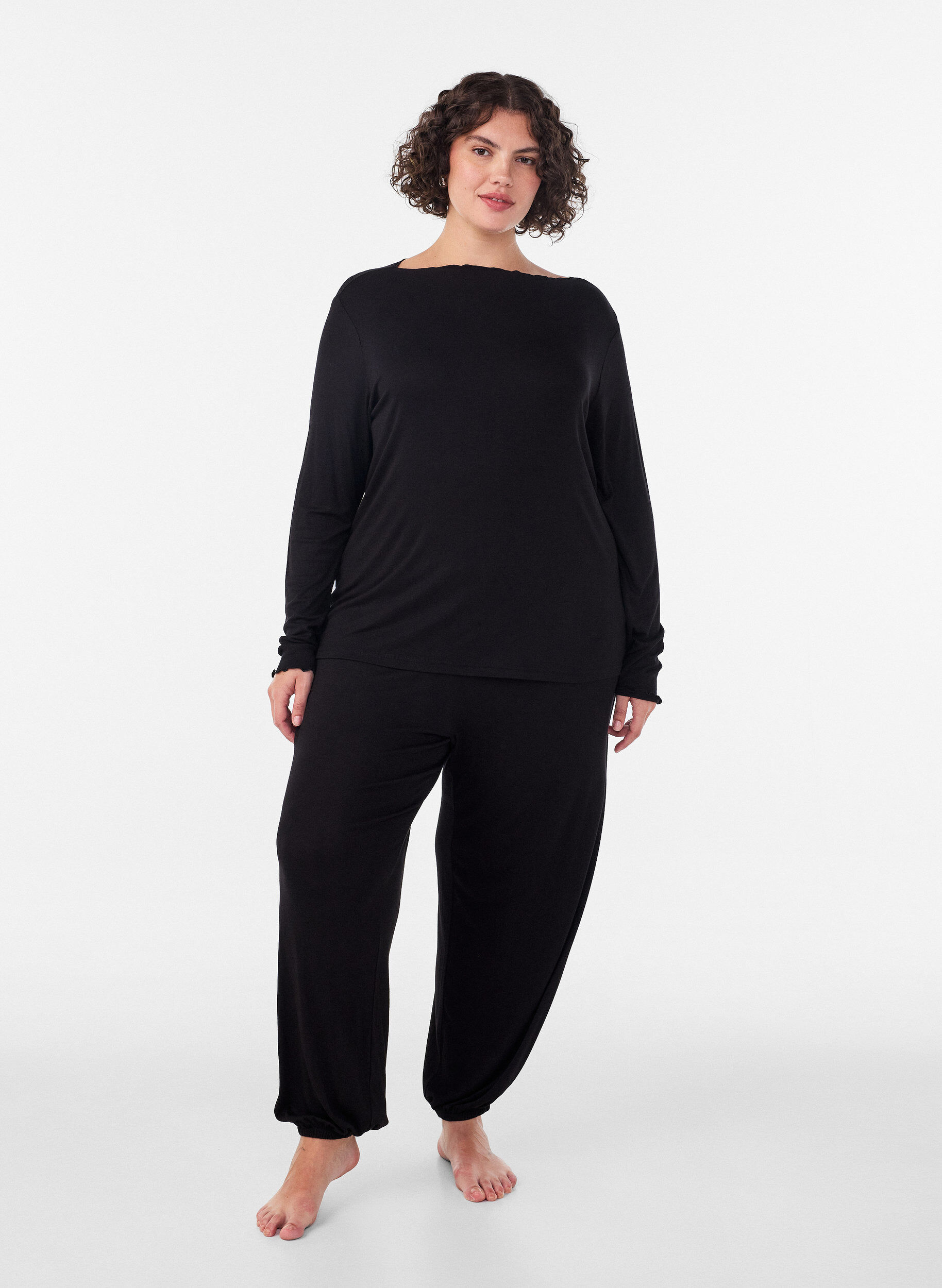 ZizziPitk&auml;hihainen viskoosiy&ouml;paita, Musta, Model image number 1