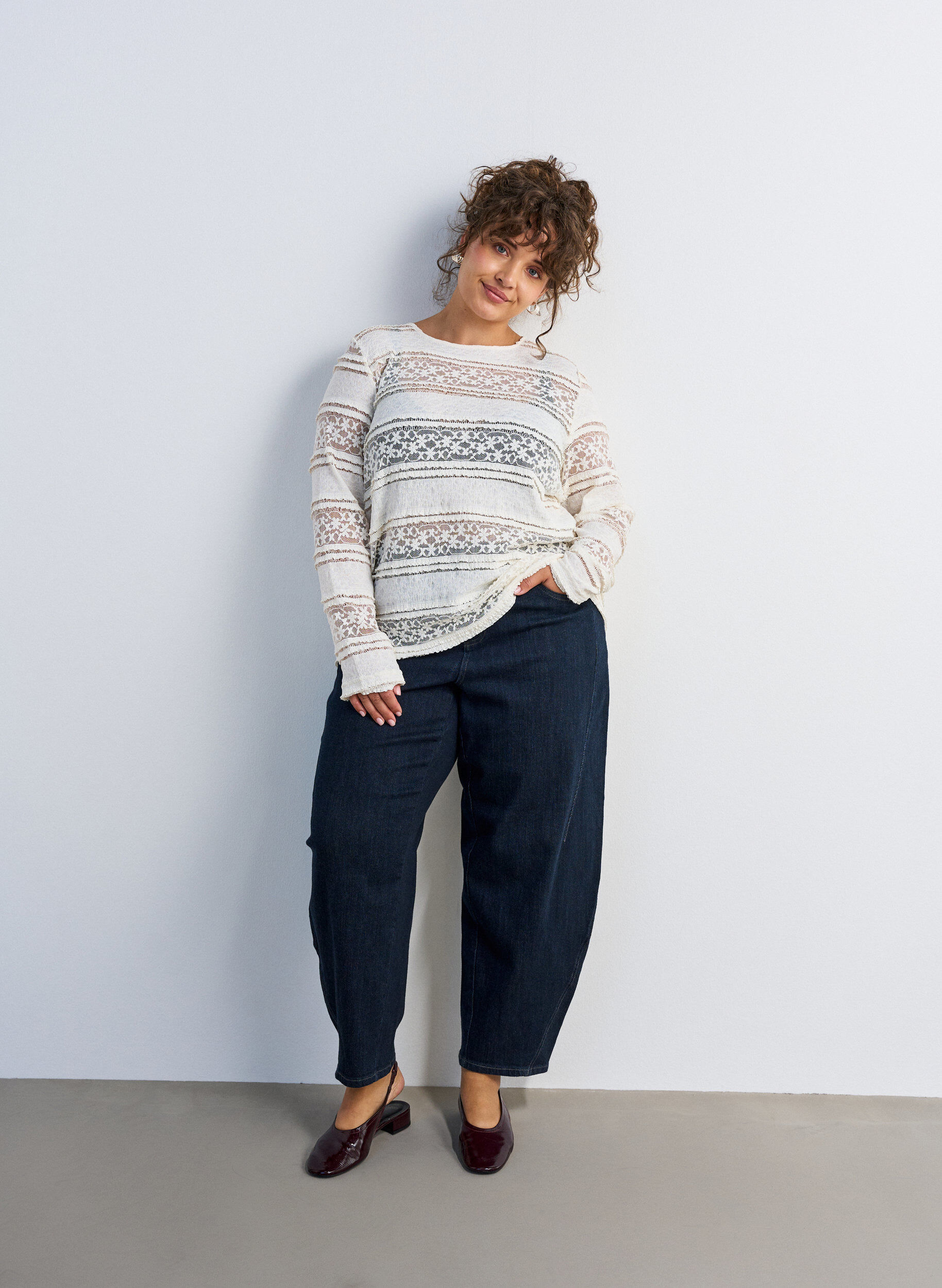 ZizziPitsipusero pitk&auml;ll&auml; hihalla, Vanilja, Model image number 1