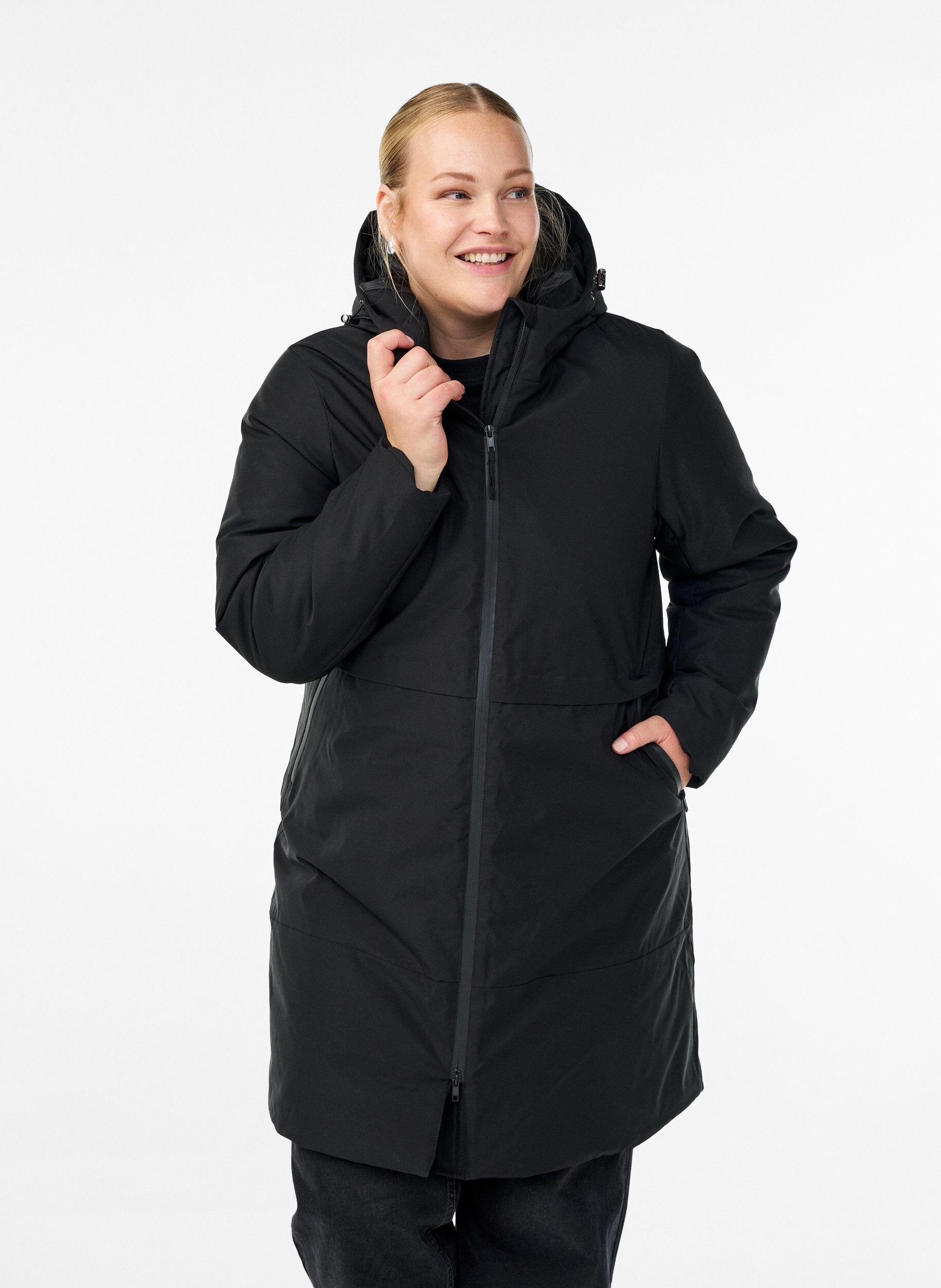 Talvitakki s&auml;&auml;dett&auml;v&auml;ll&auml; vy&ouml;t&auml;r&ouml;ll&auml;, Musta, Model