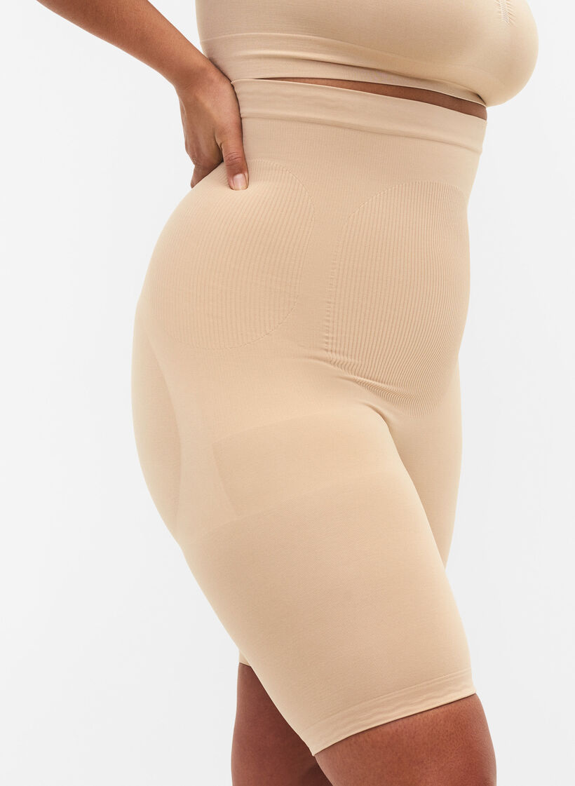Korkeavy&ouml;t&auml;r&ouml;iset shapewear-shortsit, Beige, Model