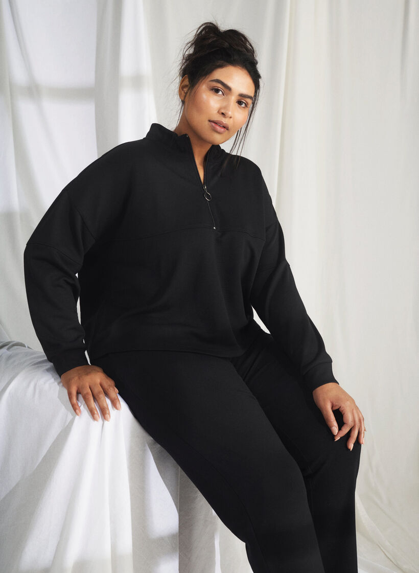 Korkeakauluksinen, modaalisekoitteesta valmistettu neulepaita, Black, Image
