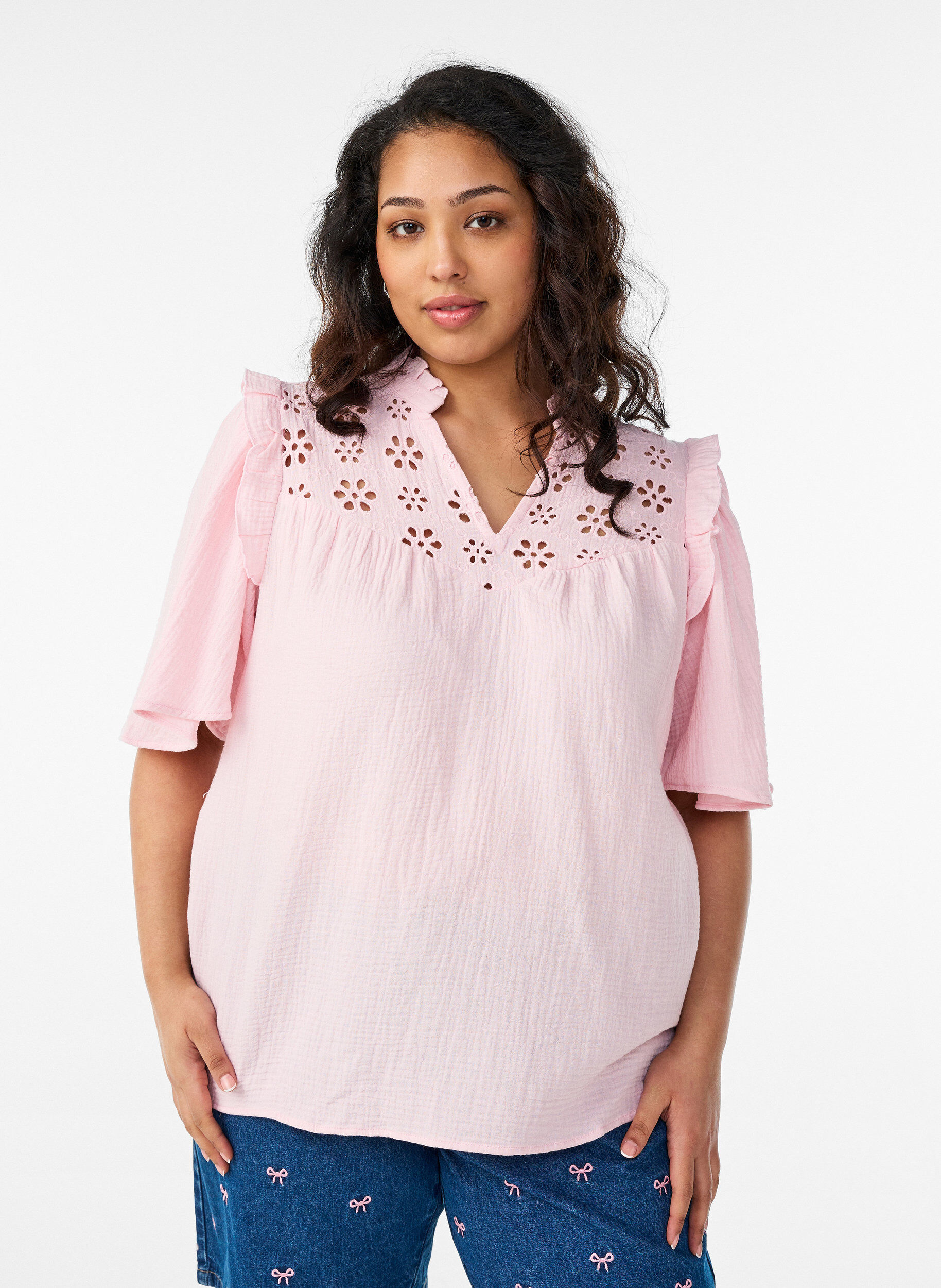Puuvillamusliinipusero broderie anglaise -kirjonnalla ja 1/2-hihoilla, Vaaleanpunainen, Model