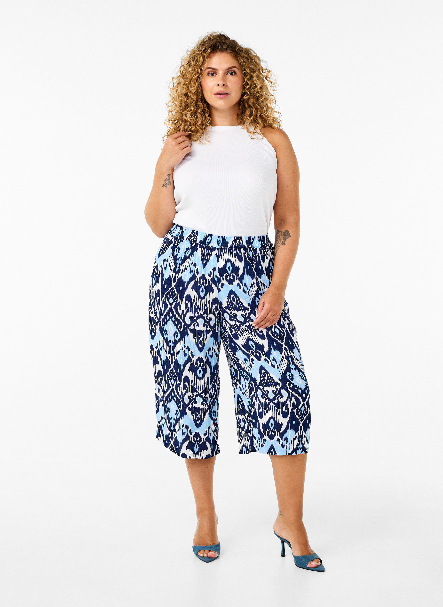 Zizzi Culotte-housut viskoosia painatuksella, Blue Ethnic AOP, Model image number 0