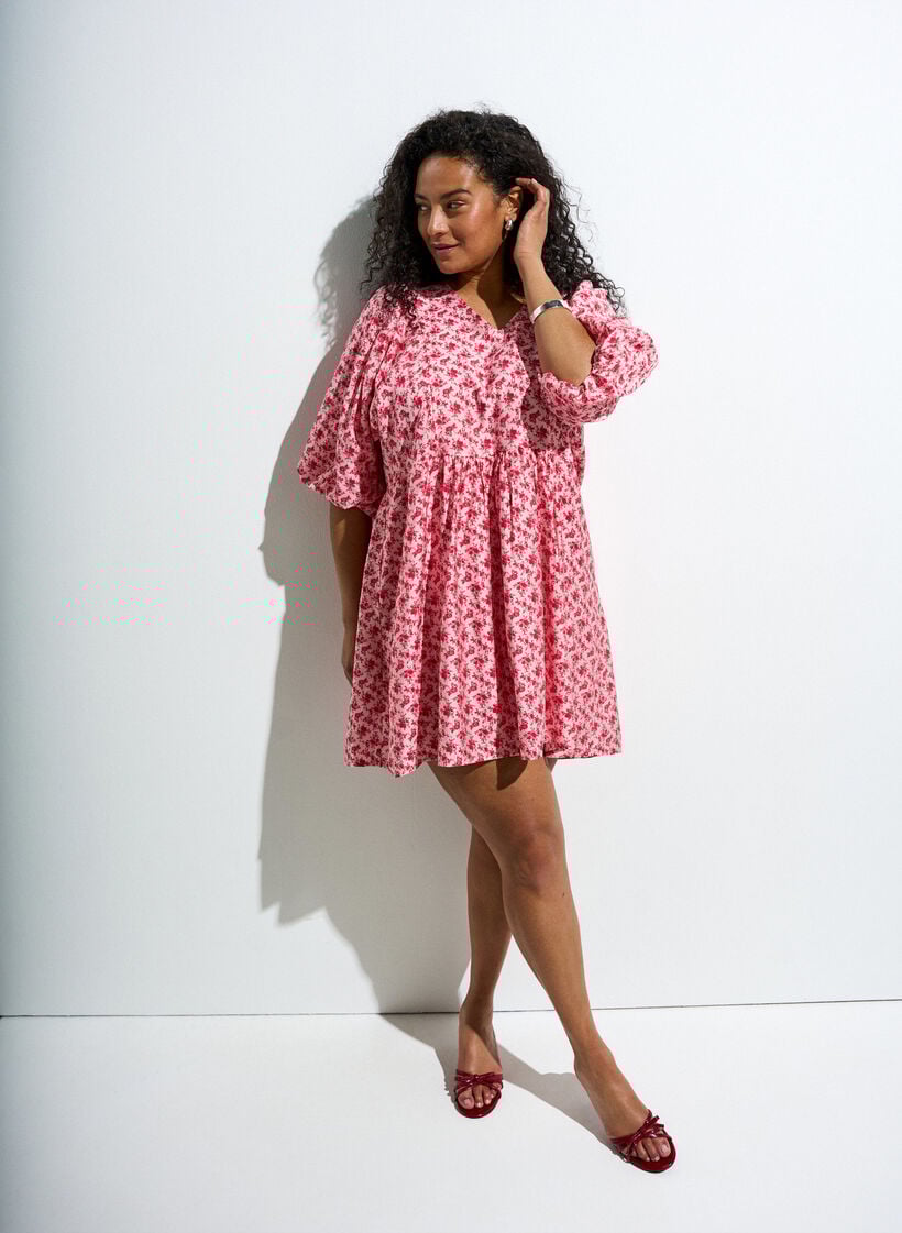 Lyhyt viskoosimekko empire-linjalla ja pussihihoilla, Punainen, Image image number 0