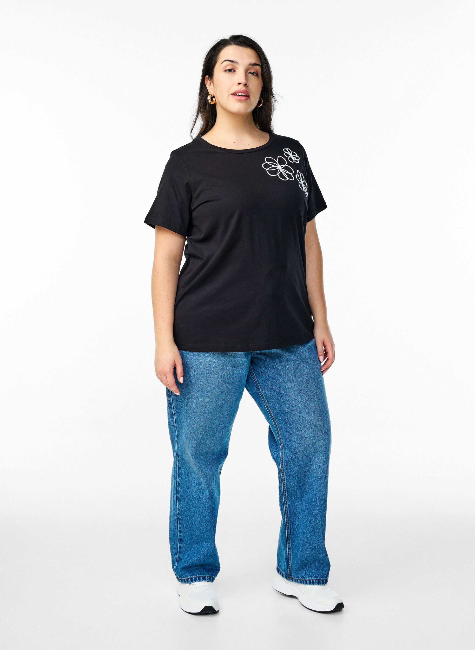 Zizzi T-paita koristeellisilla yksityiskohdilla, Musta, Model image number 1