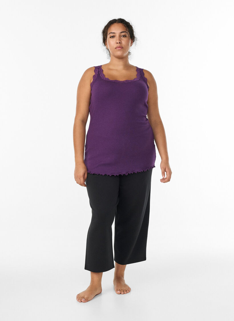 Toppi pitsisomisteella, Violetti, Model image number 1