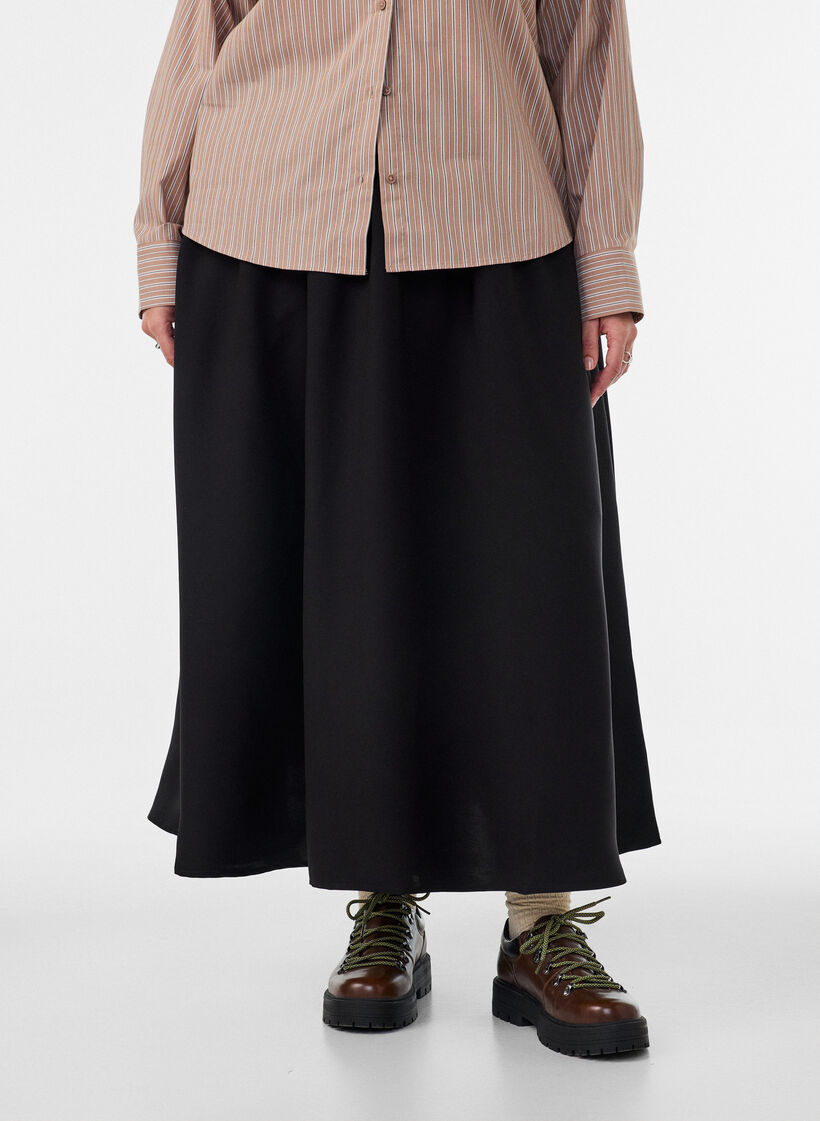A-linjainen maksihame taskuilla, Musta, Model image number 1