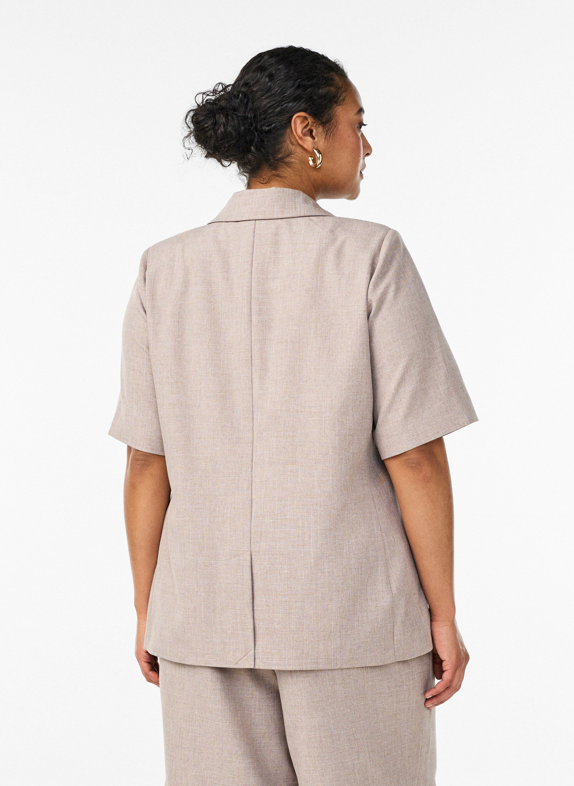 ZizziBleiseri lyhyill&auml; hihoilla ja kaulusk&auml;&auml;nteill&auml;, Ruskea, Model image number 2