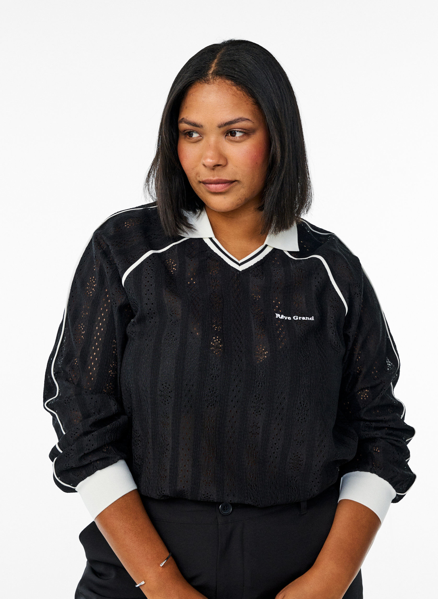 Ribattu jersey-paita kontrastiyksityiskohdilla, Musta, Model