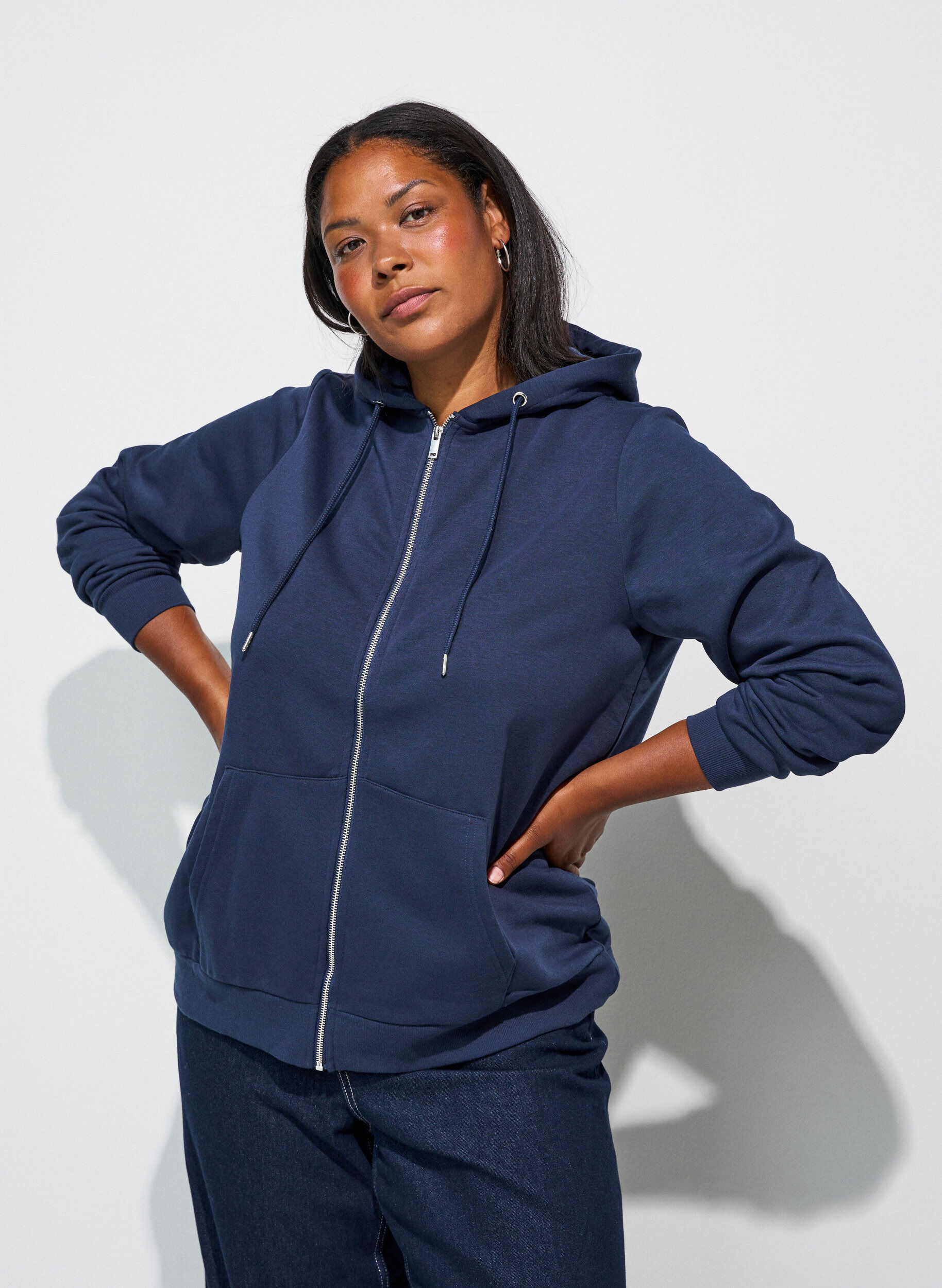 ZizziHupullinen collegepaita vetoketjulla ja taskuilla, Sininen, Model image number 3
