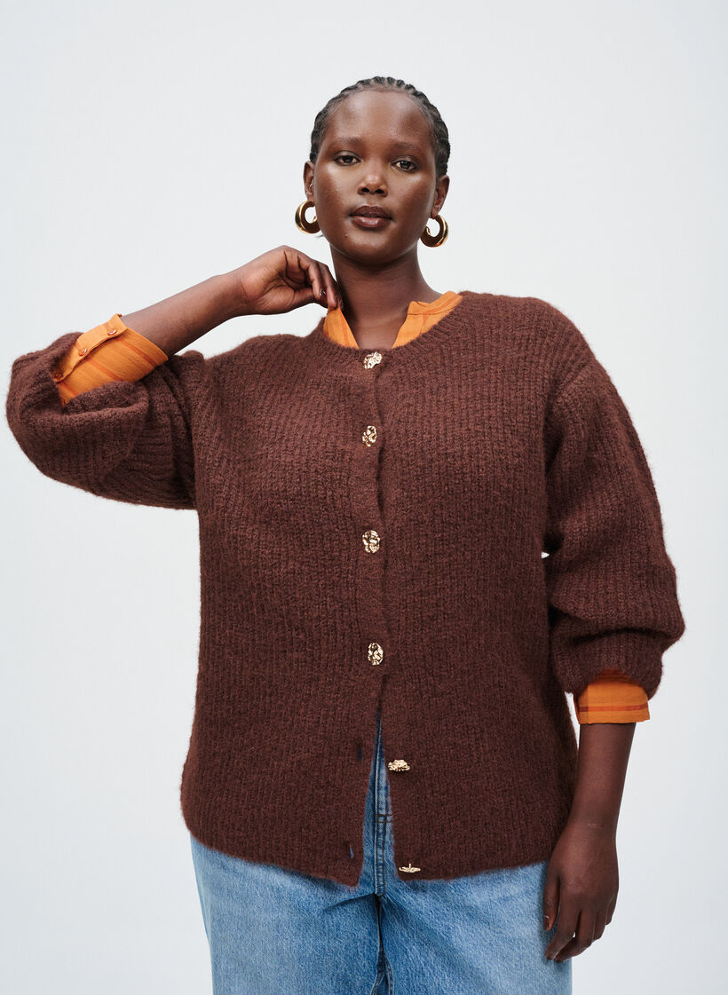 Neule kultaisilla napeilla, , Model