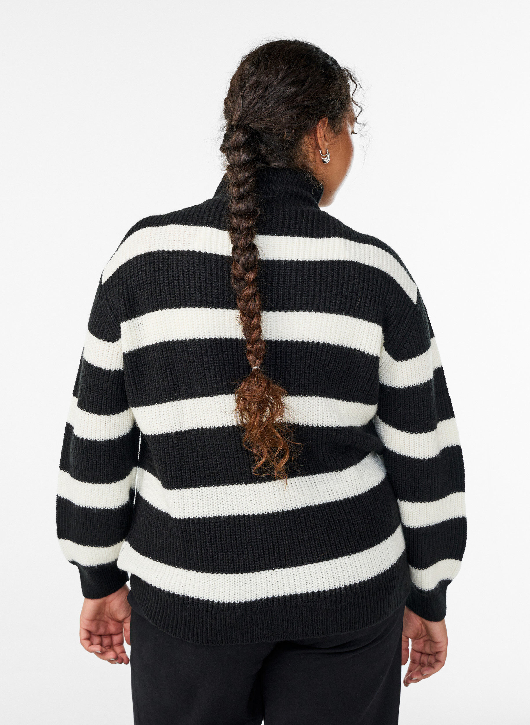 ZizziNeulepusero, jossa korkea kaulus ja vetoketju, Musta, Model image number 2