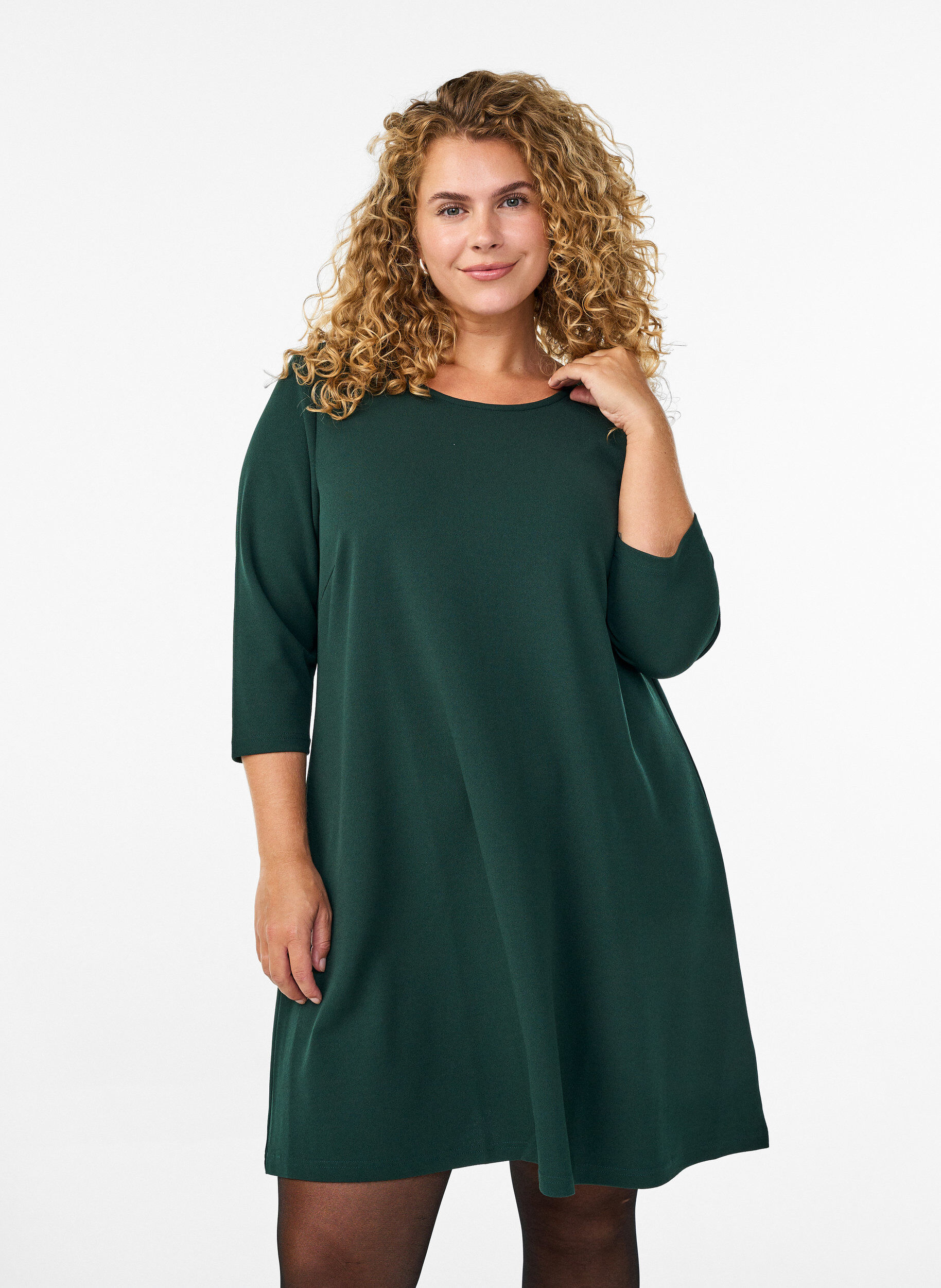 Lyhyt A-linjainen mekko 3/4-hihoilla, Vihre&auml;, Model