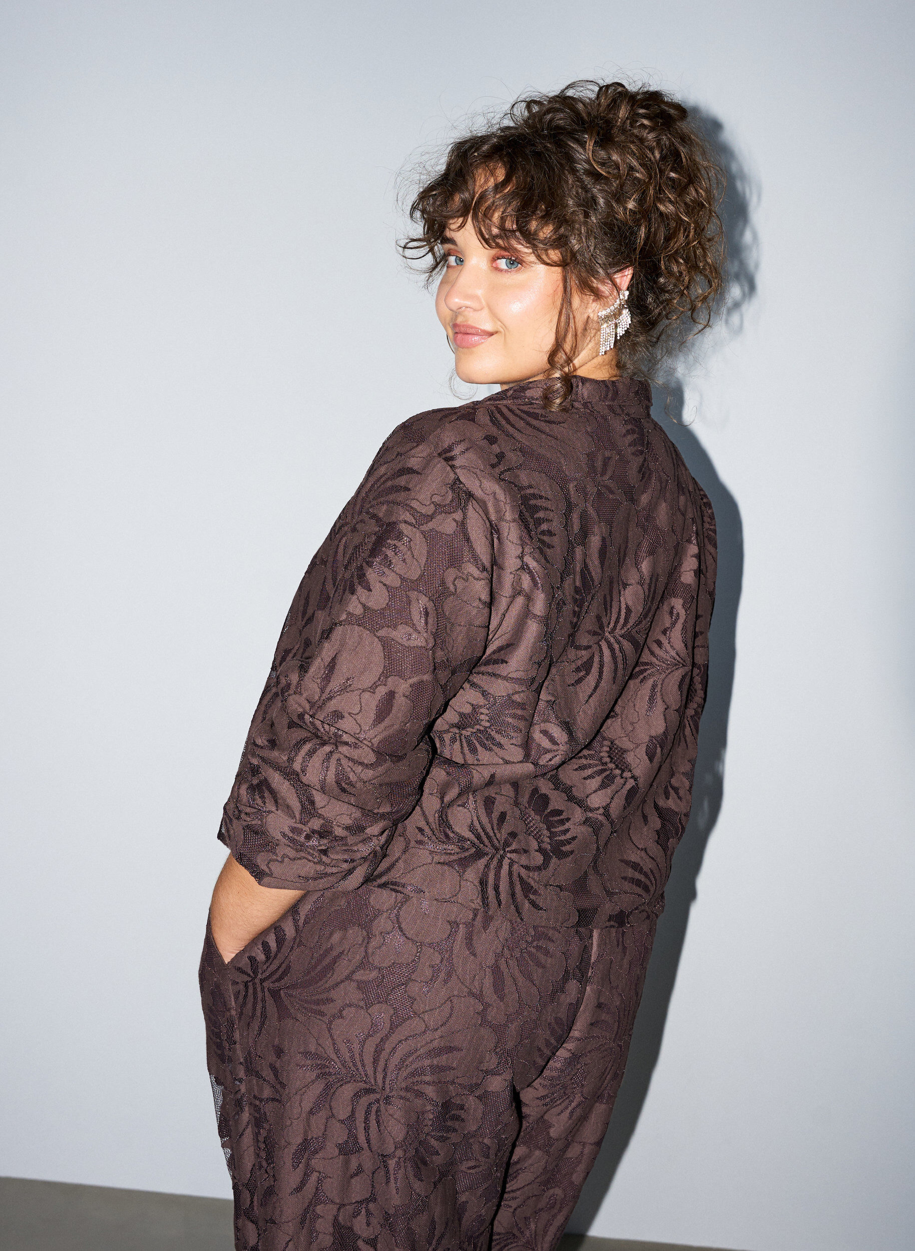 ZizziBombertakki kukkakuvioisella jacquard-kuosilla, Ruskea, Model image number 2