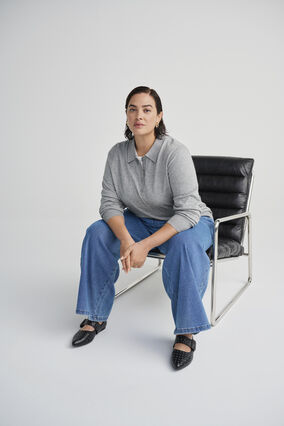 Onlayn porno: yosh gozallik qora tanli yigit bilan birinchi marta Ayollarning mushuklarini korsating