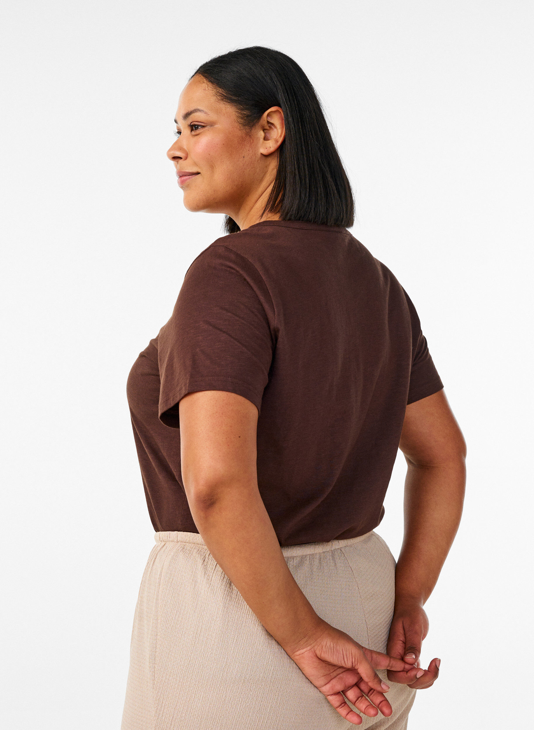 Zizzi T-paita nappiyksityiskohdalla, Ruskea, Model image number 2