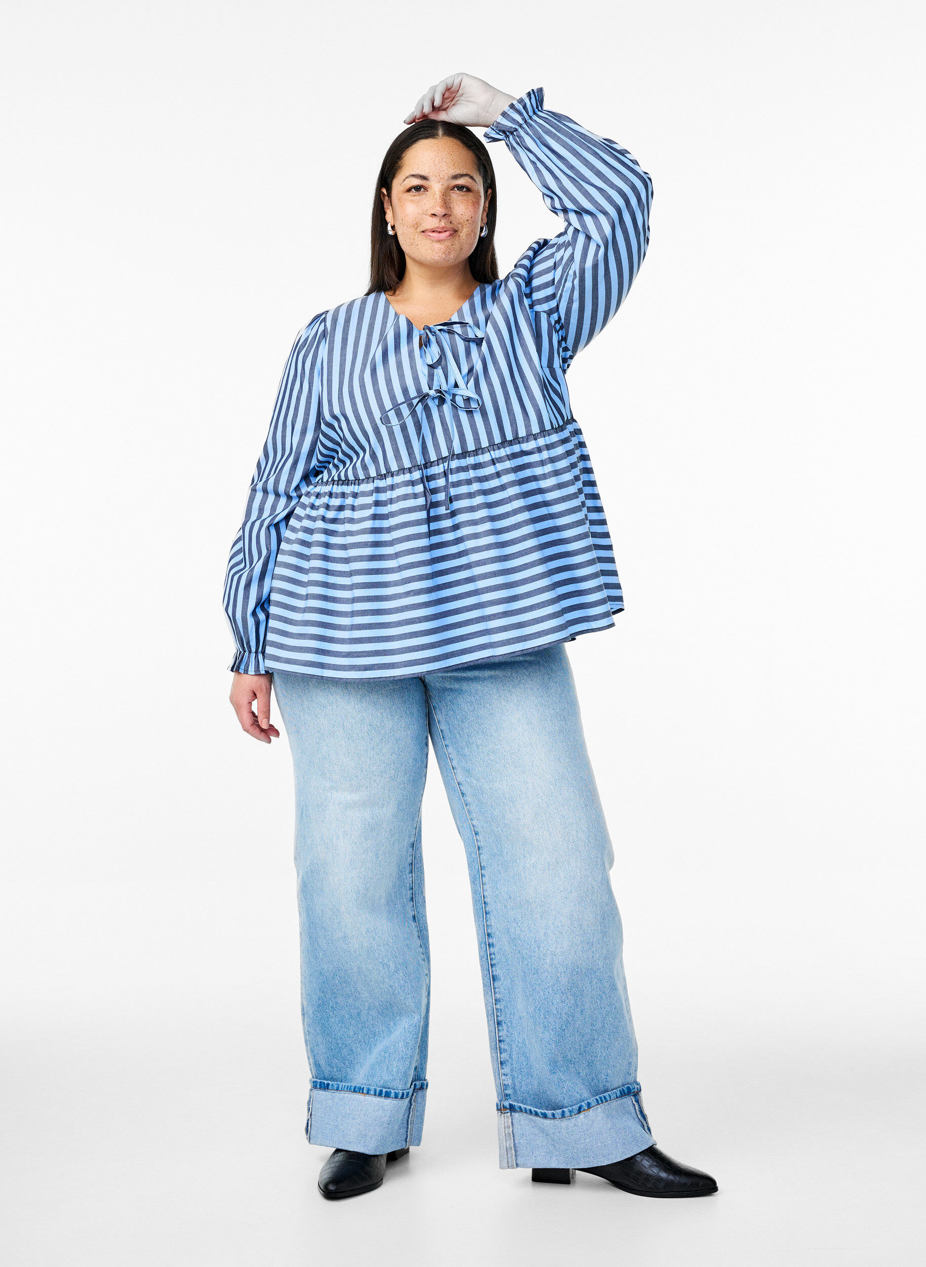 Zizzi Raitapusero ruseteilla, Sininen, Model image number 1