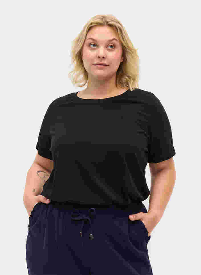Perus t-paita puuvillasta, Black, Model image number 0