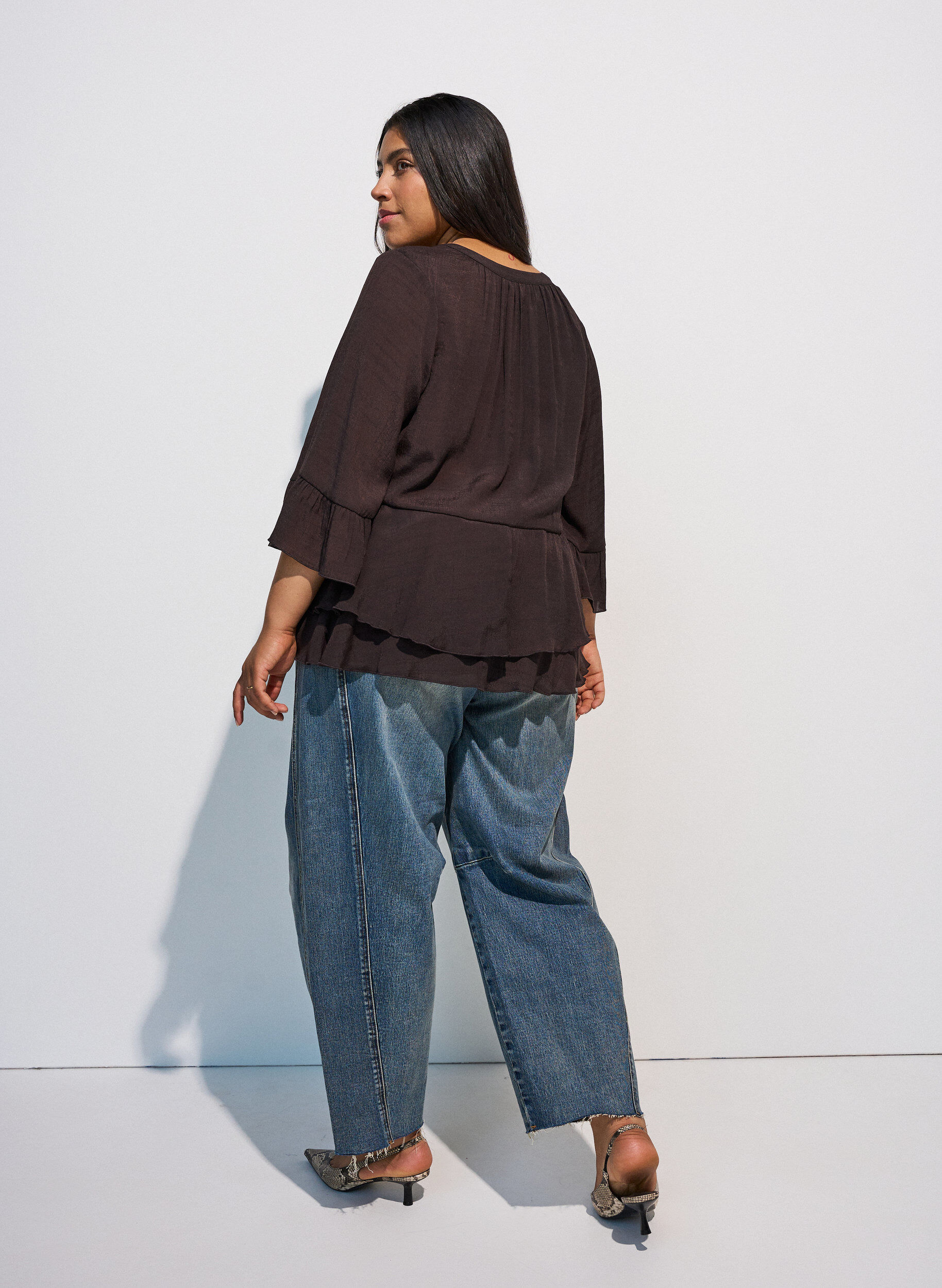 ZizziPusero 3/4-hihoilla ja r&ouml;yhel&ouml;yksityiskohdilla, Ruskea, Model image number 2