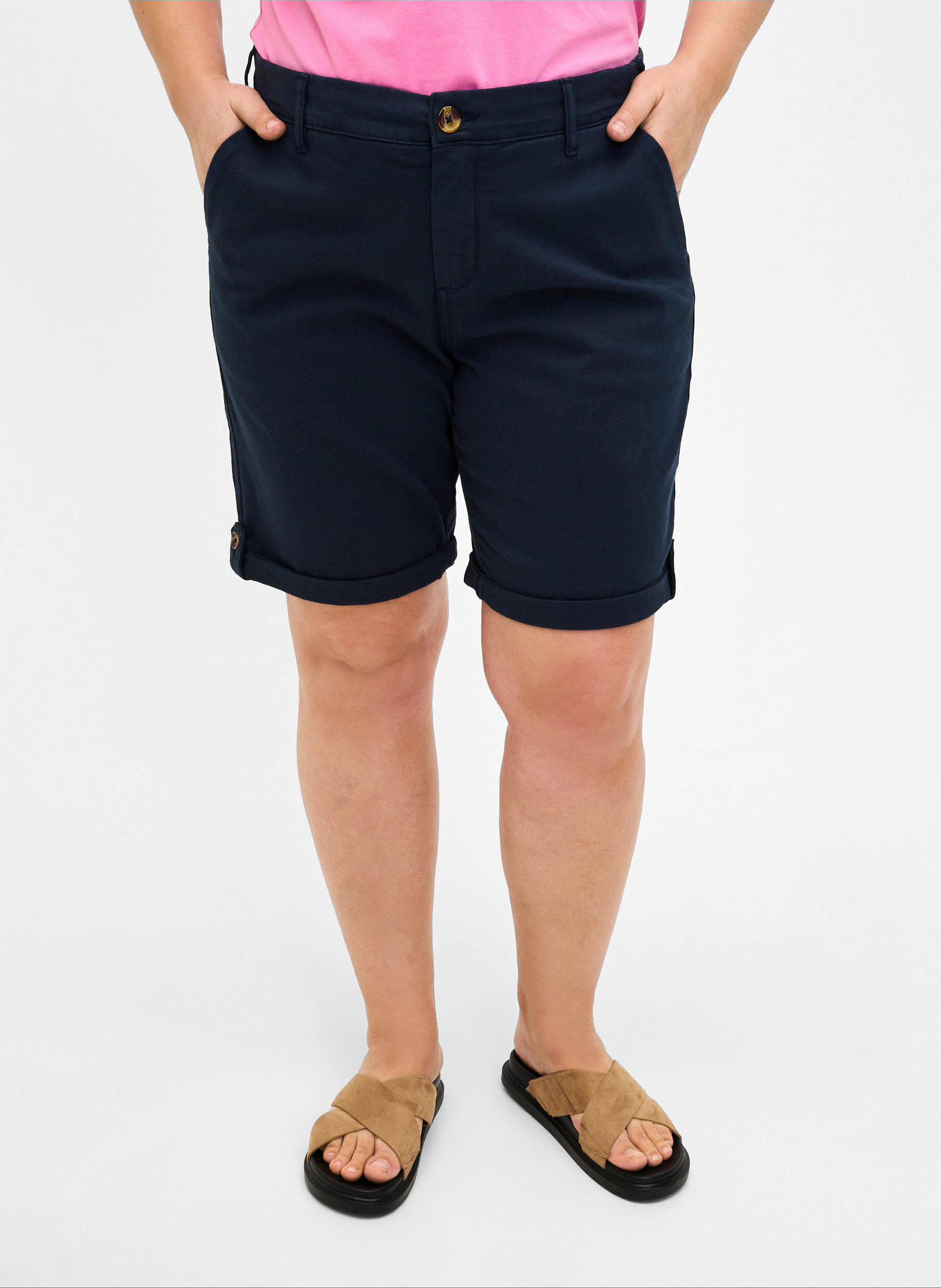 Zizzi Chino-shortsit, joissa on taskut, Navy Blazer, Model image number 2