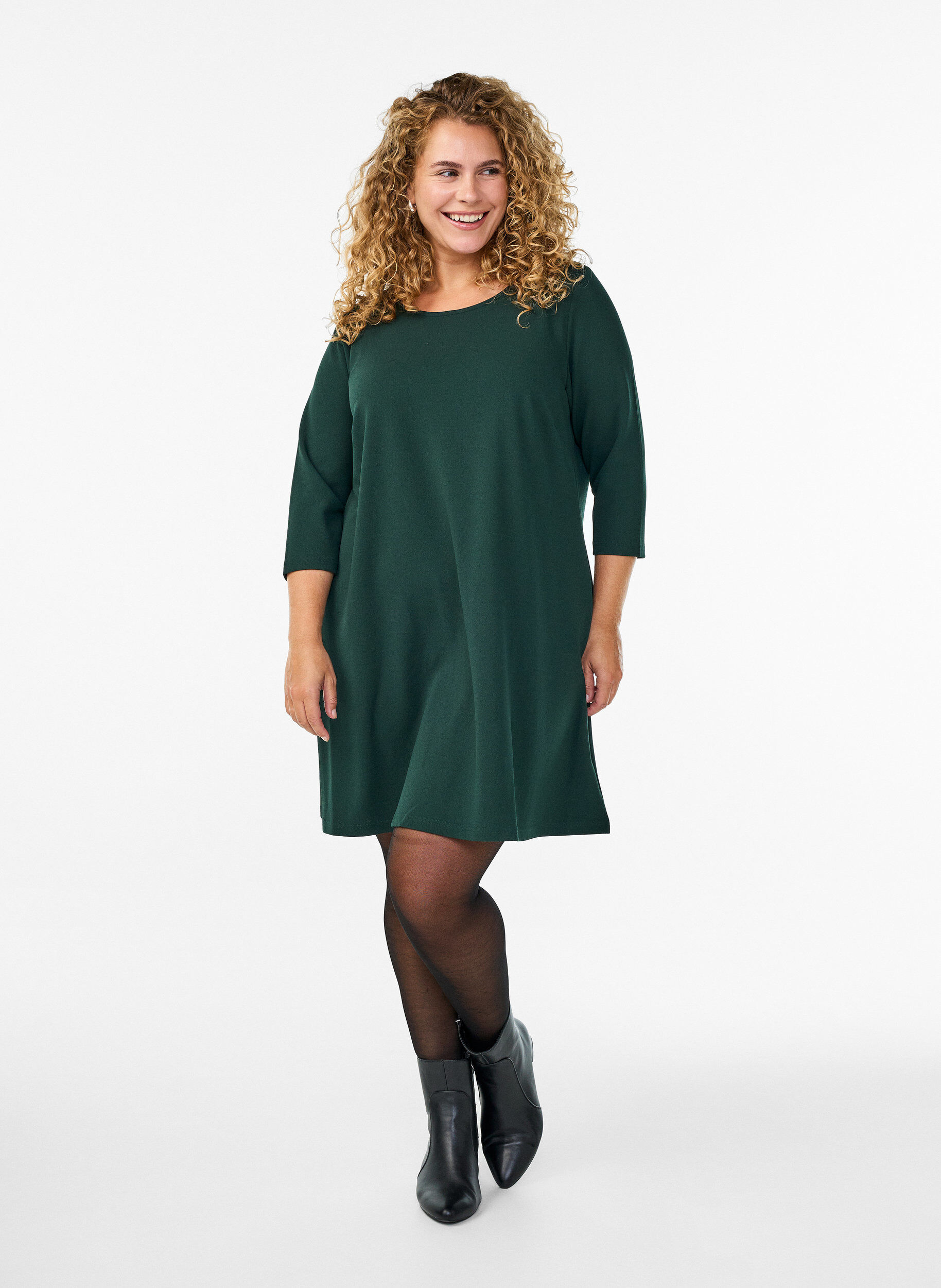 ZizziLyhyt A-linjainen mekko 3/4-hihoilla, Vihre&auml;, Model image number 1