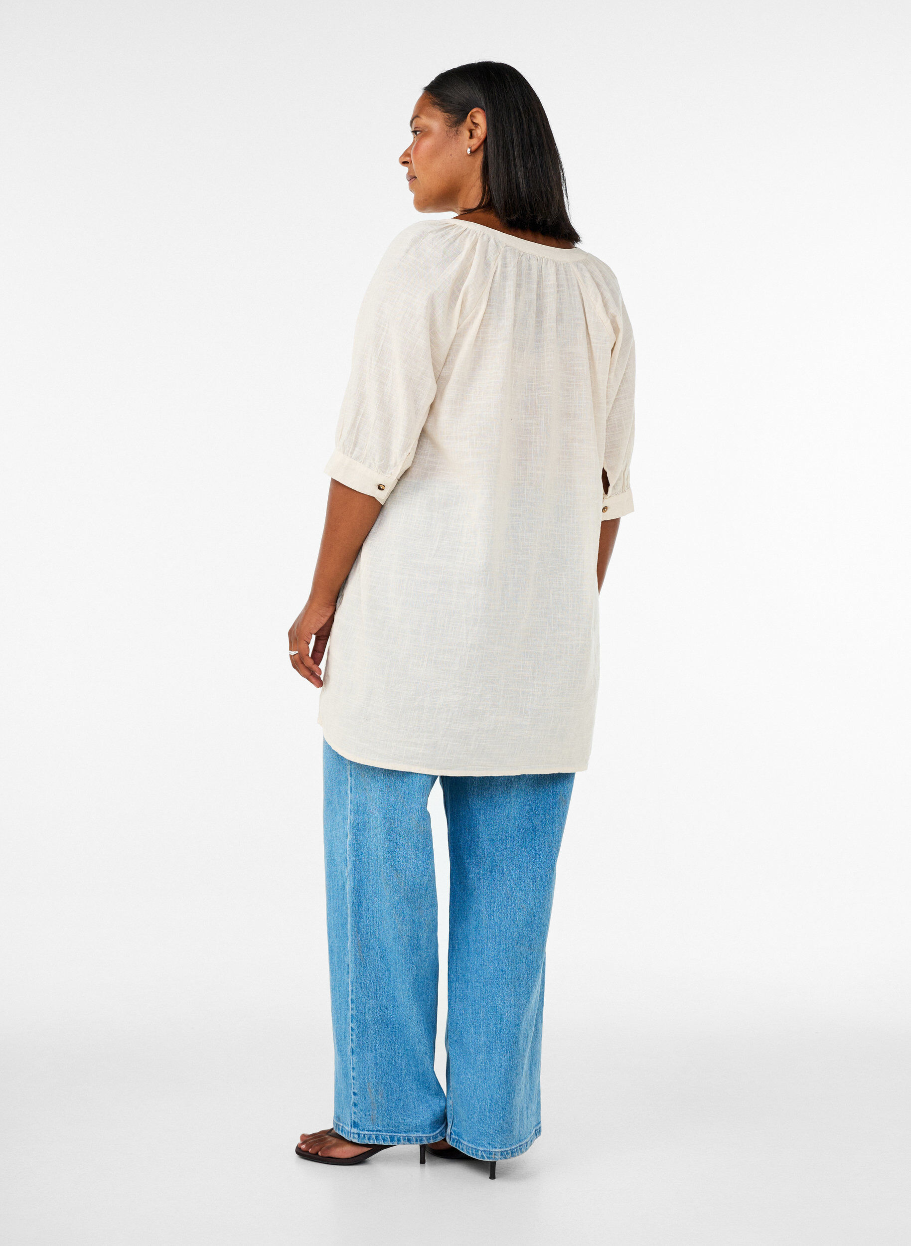 ZizziPuuvillatunika V-p&auml;&auml;ntiell&auml;, Vanilja, Model image number 2
